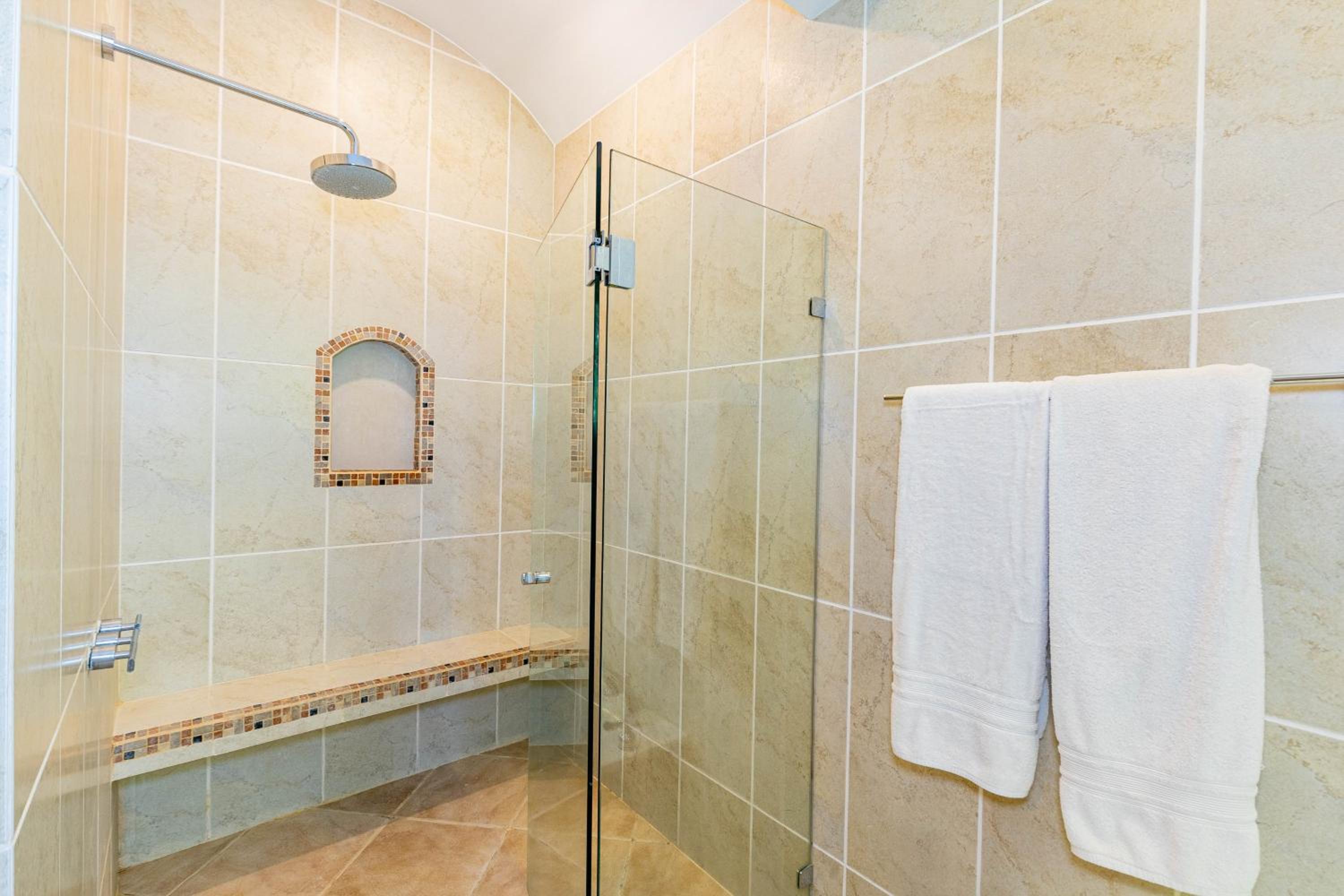 Casa Ilan Ilan Luxe 5br Villa Bay View