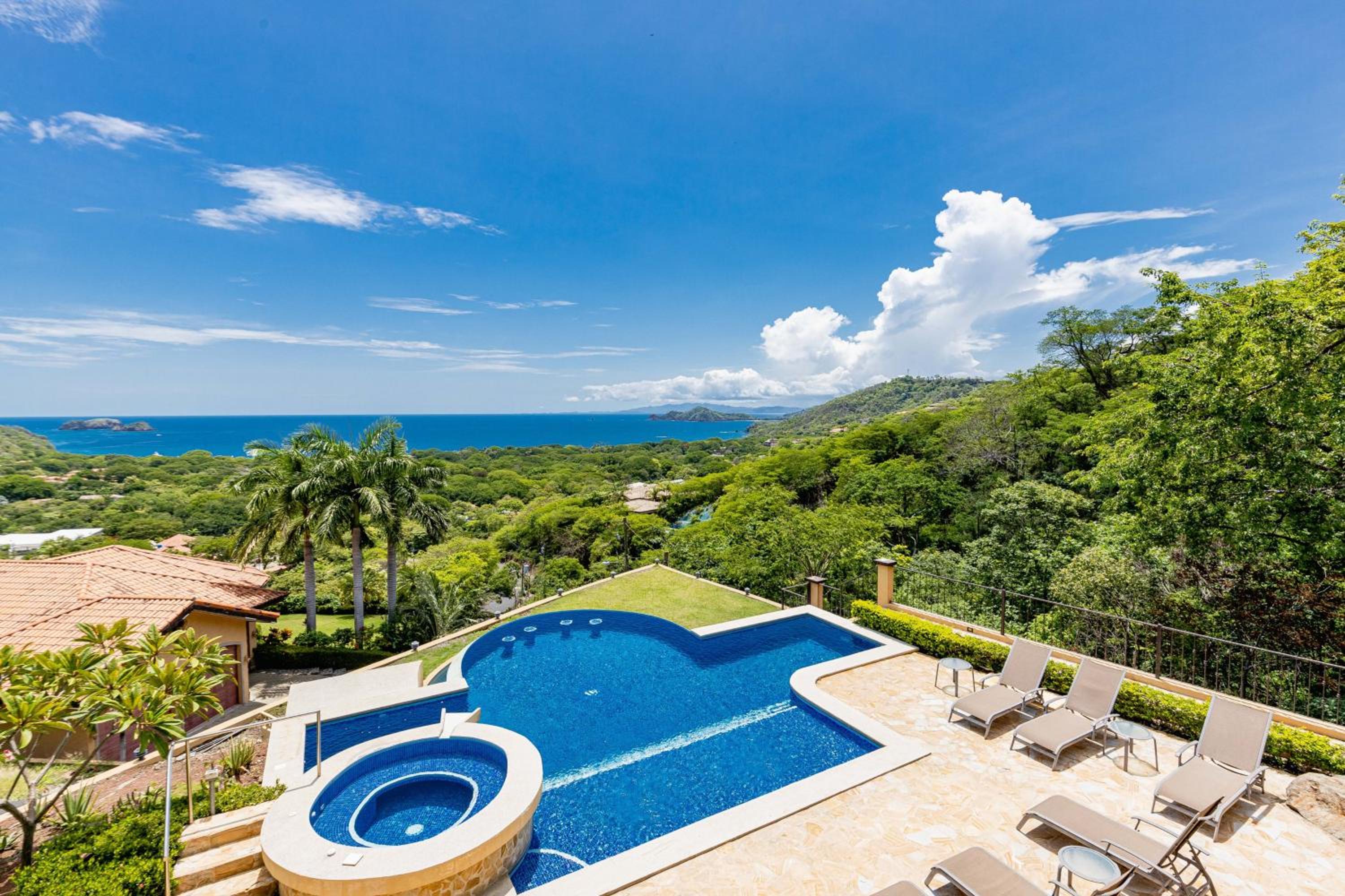 Casa Ilan Ilan Luxe 5br Villa Bay View