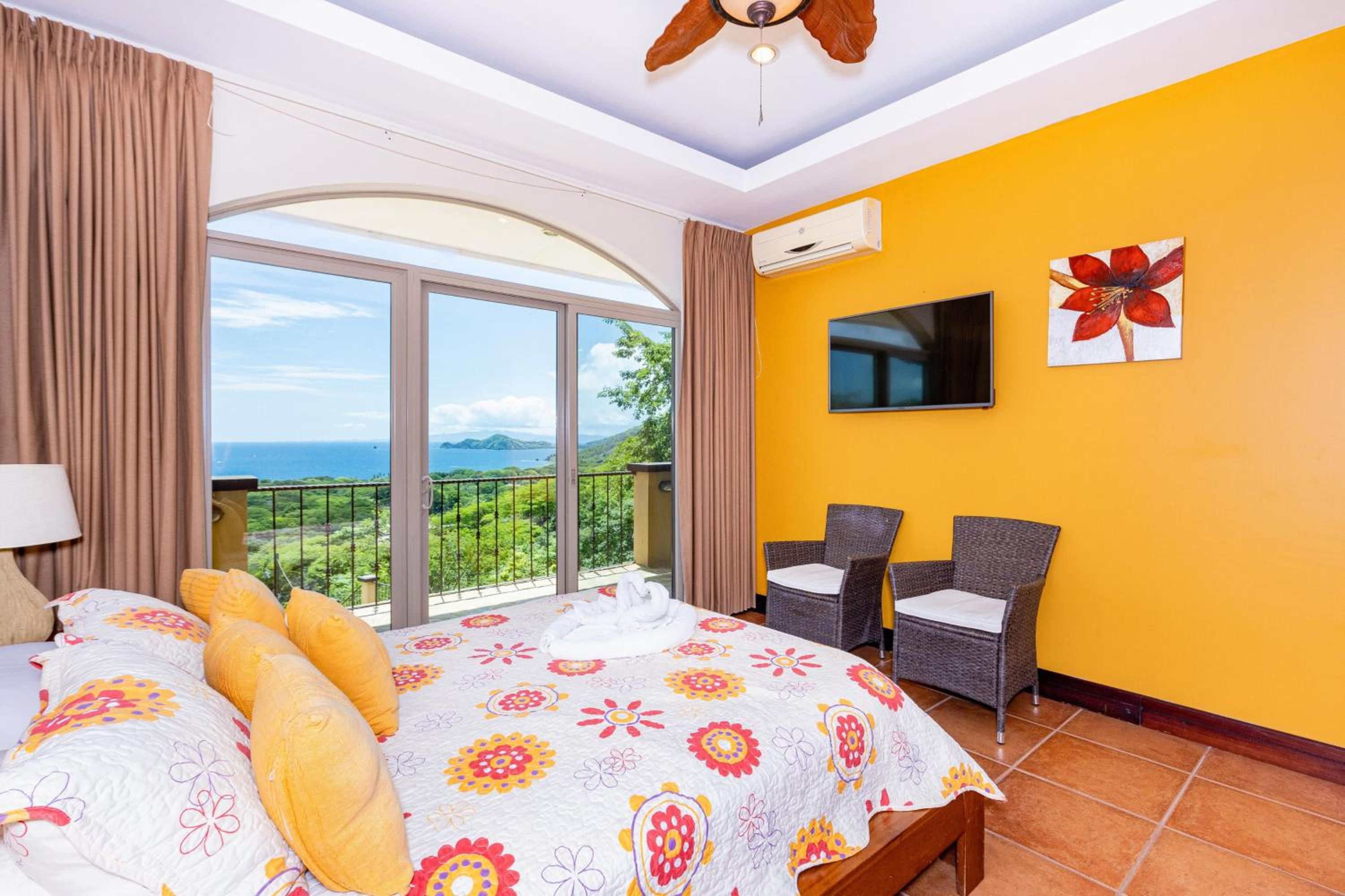 Casa Ilan Ilan Luxe 5br Villa Bay View