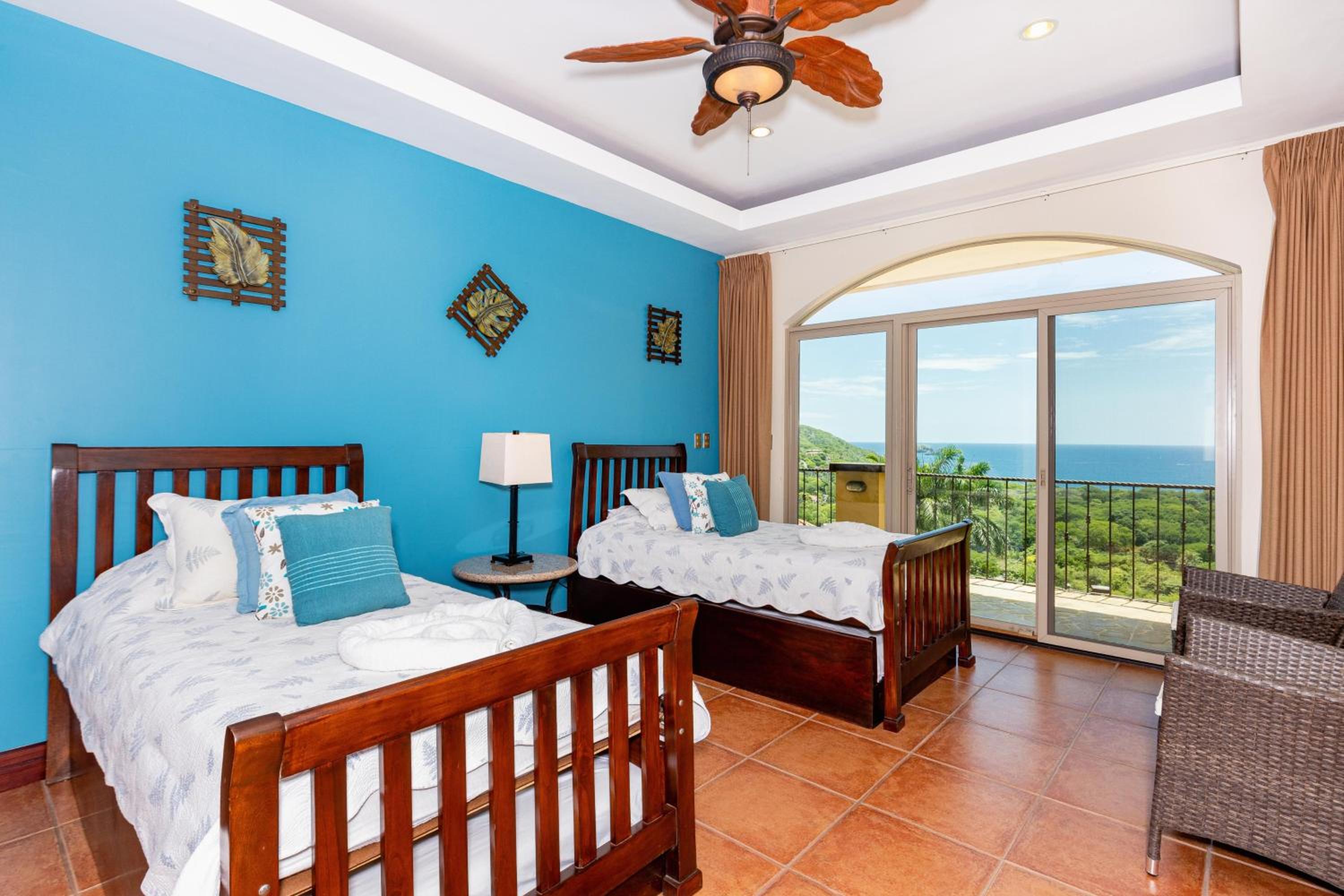 Casa Ilan Ilan Luxe 5br Villa Bay View