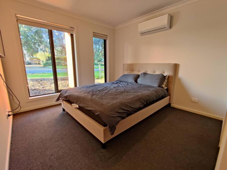 Pelican Cliff