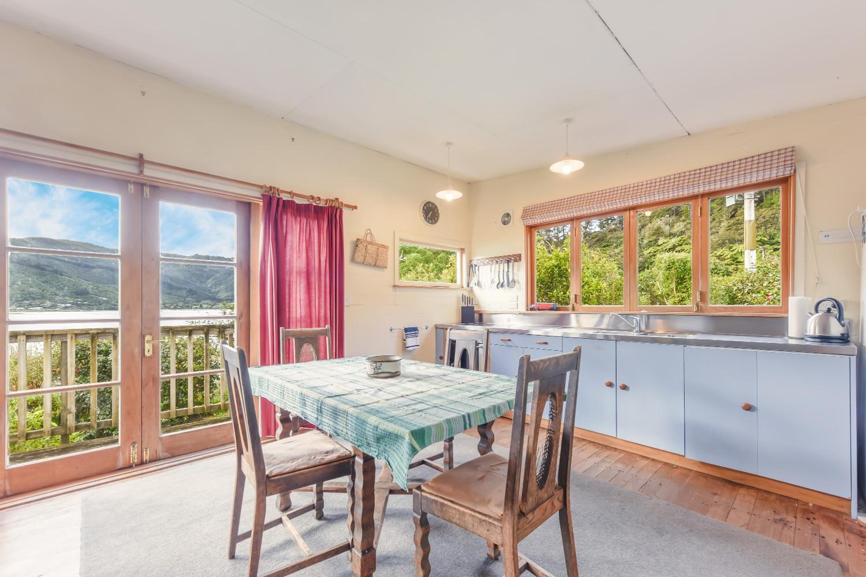 Pukeko Cottage - Marlborough Sounds Retreat