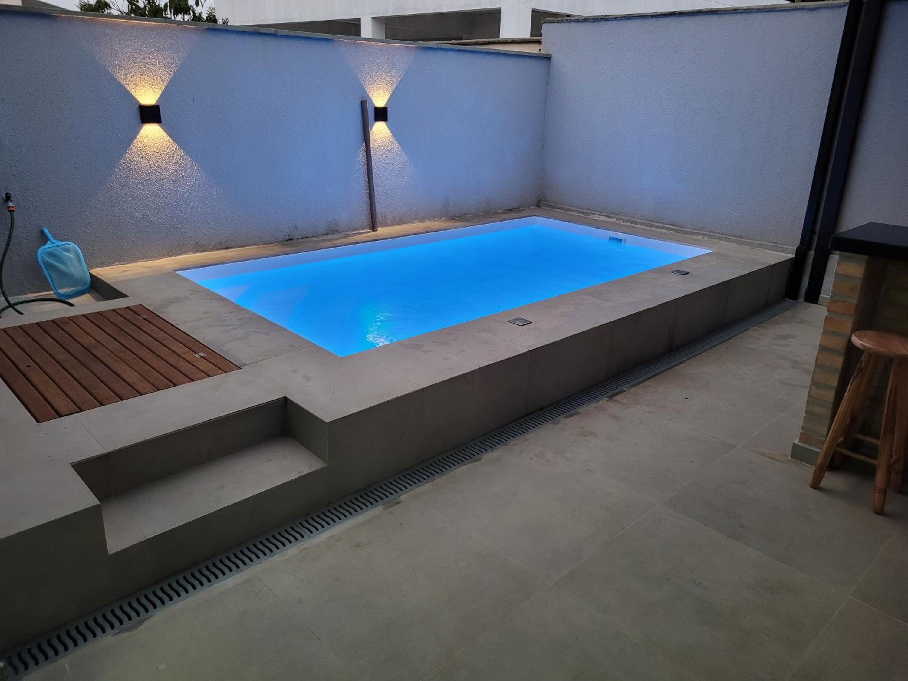 Casa com piscina e espaço gourmet 300m do mar