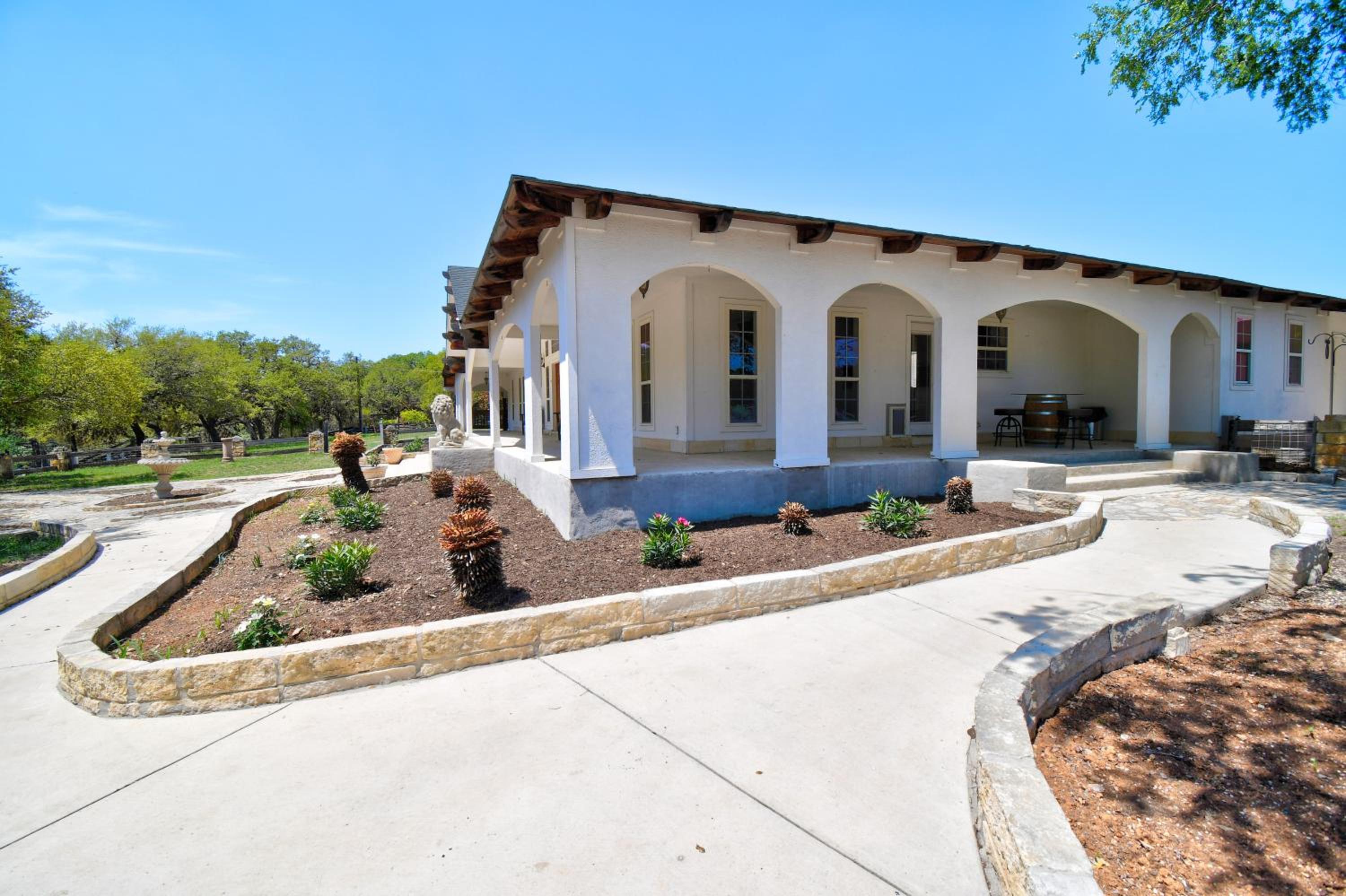 Casa Blanca in Texas Hill Country view 4