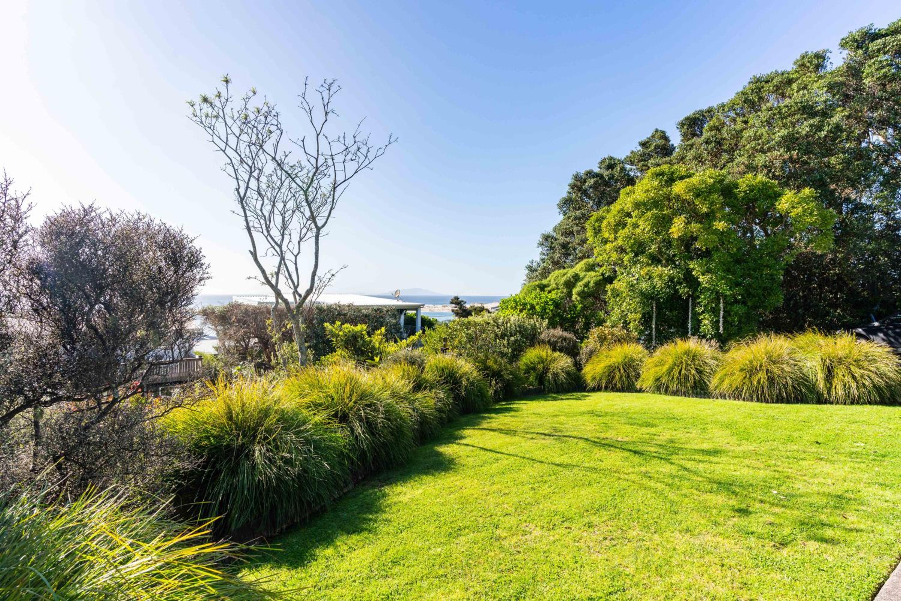 19th Hole Getaway - Mangawhai Holiday Home view 2