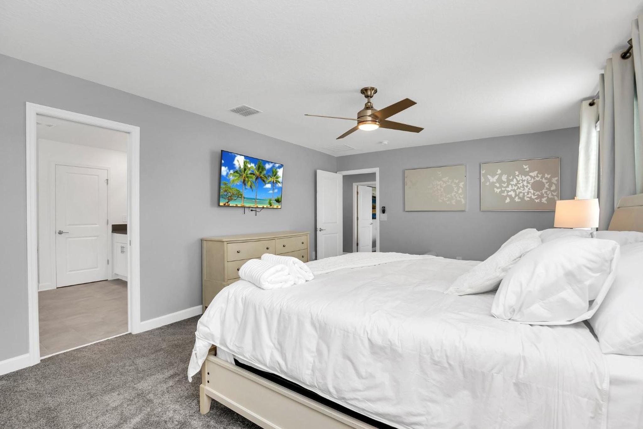 Minutes from Disney 7BD/5bath with Free pool heat view 5