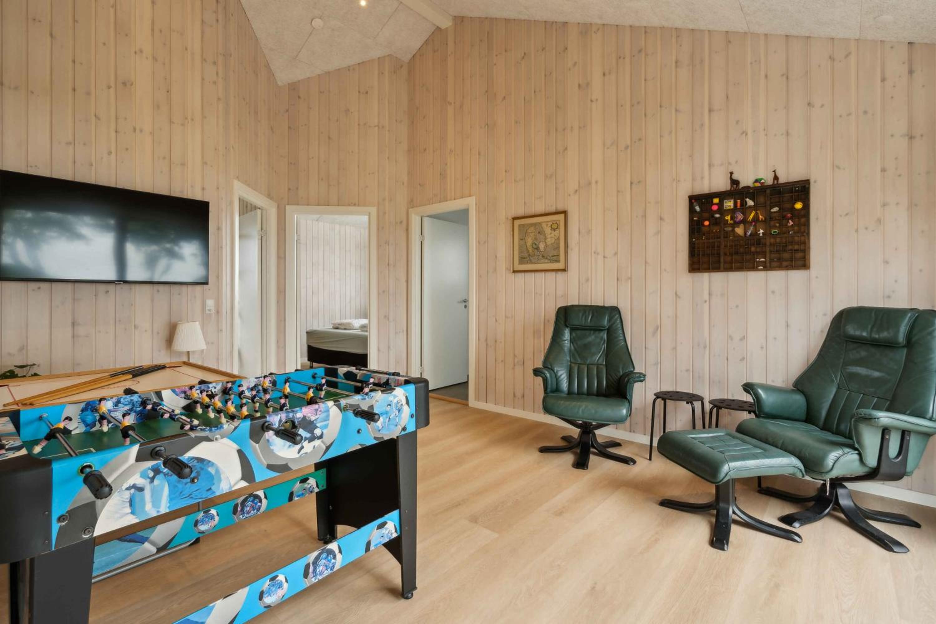 Lovely New-Built Cottage Near Sea