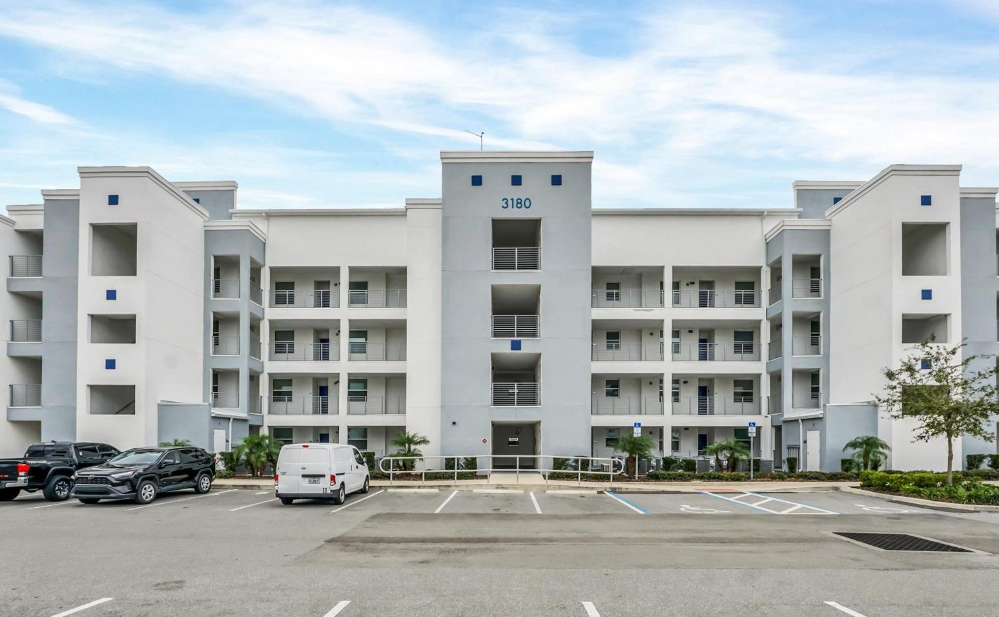 Sunny Storey Lake Oasis w/ Pool & near disney view 4