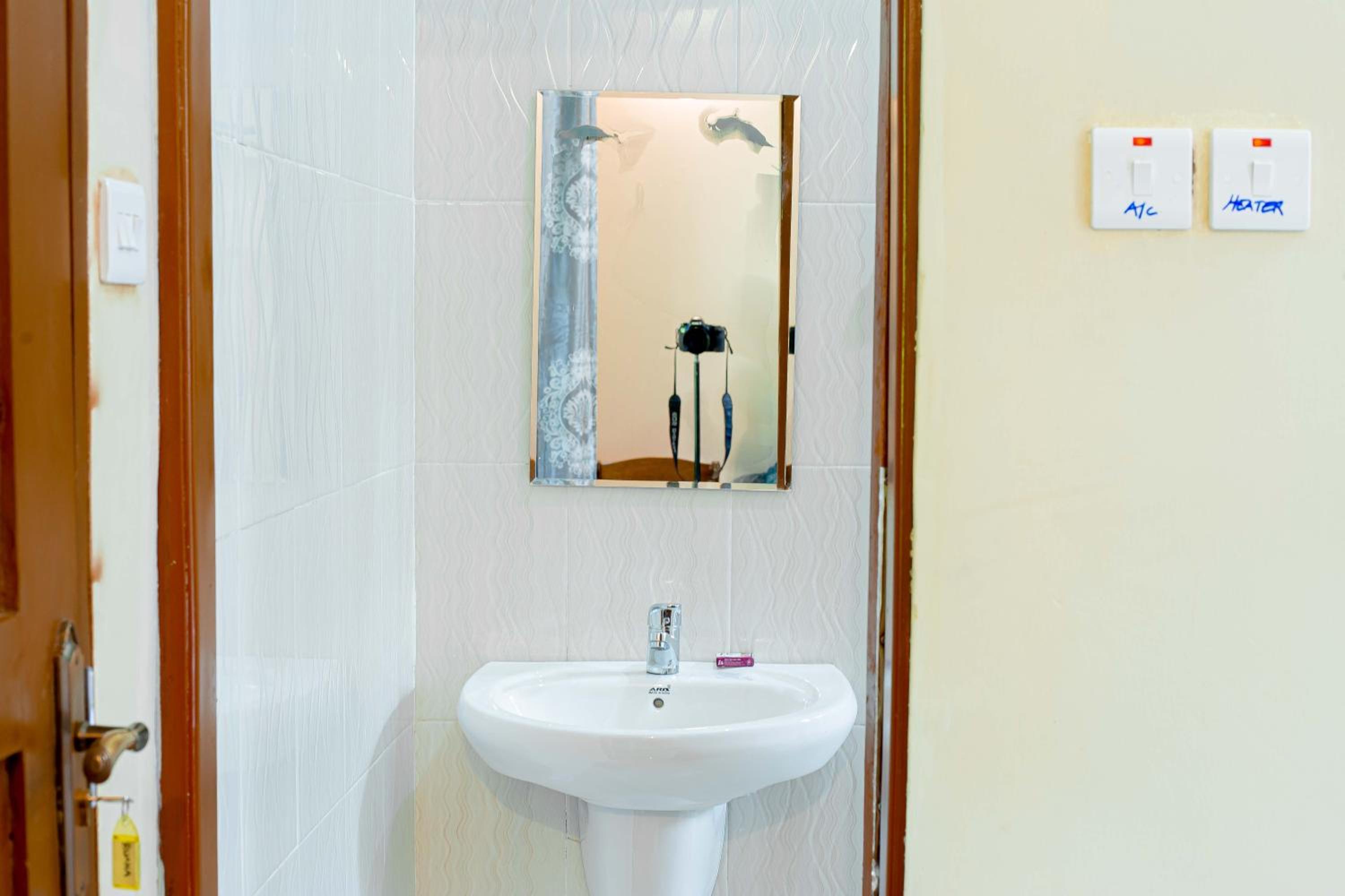 L&j modern backpackers BnB