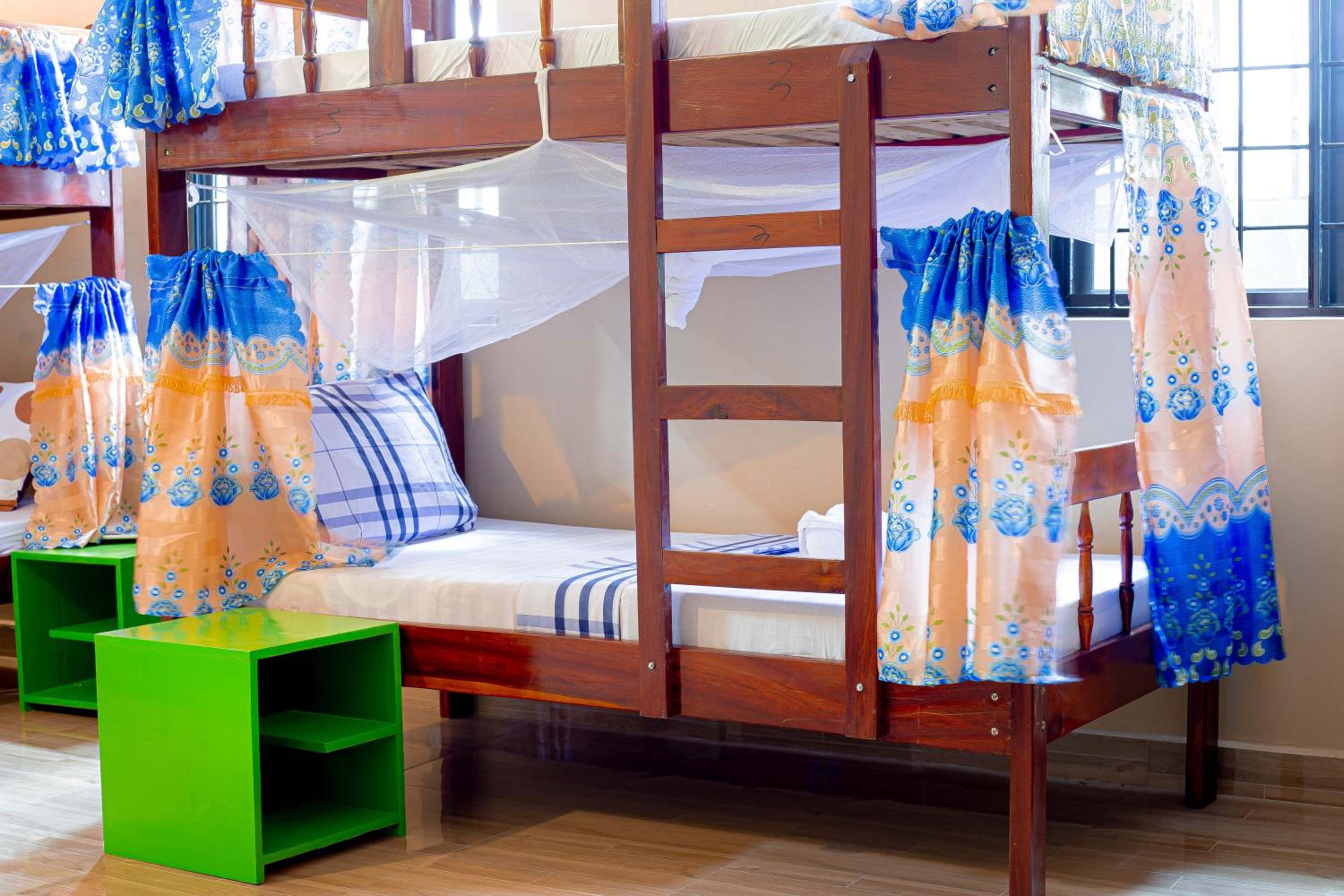 L&j modern backpackers BnB