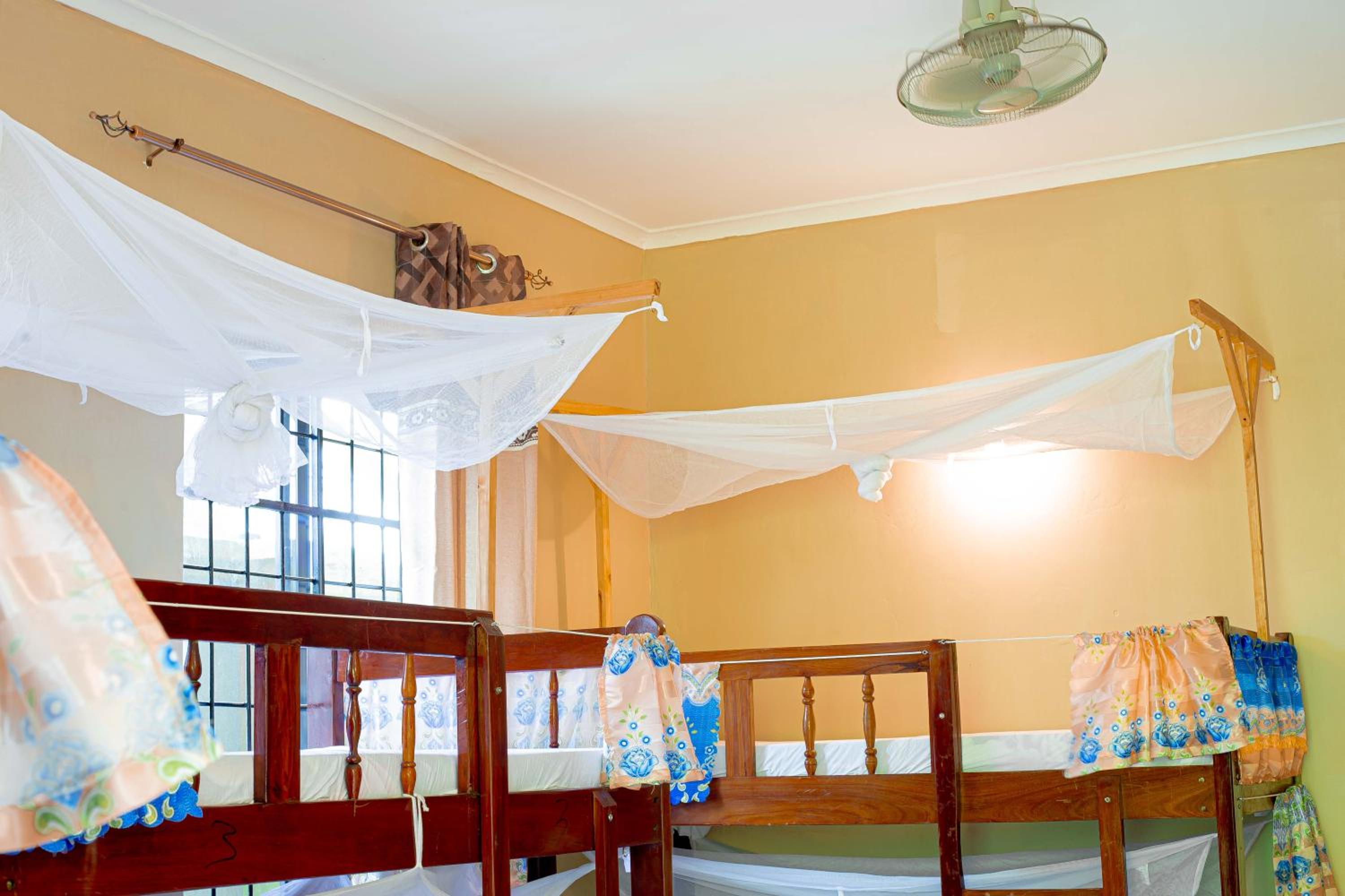 L&j modern backpackers BnB