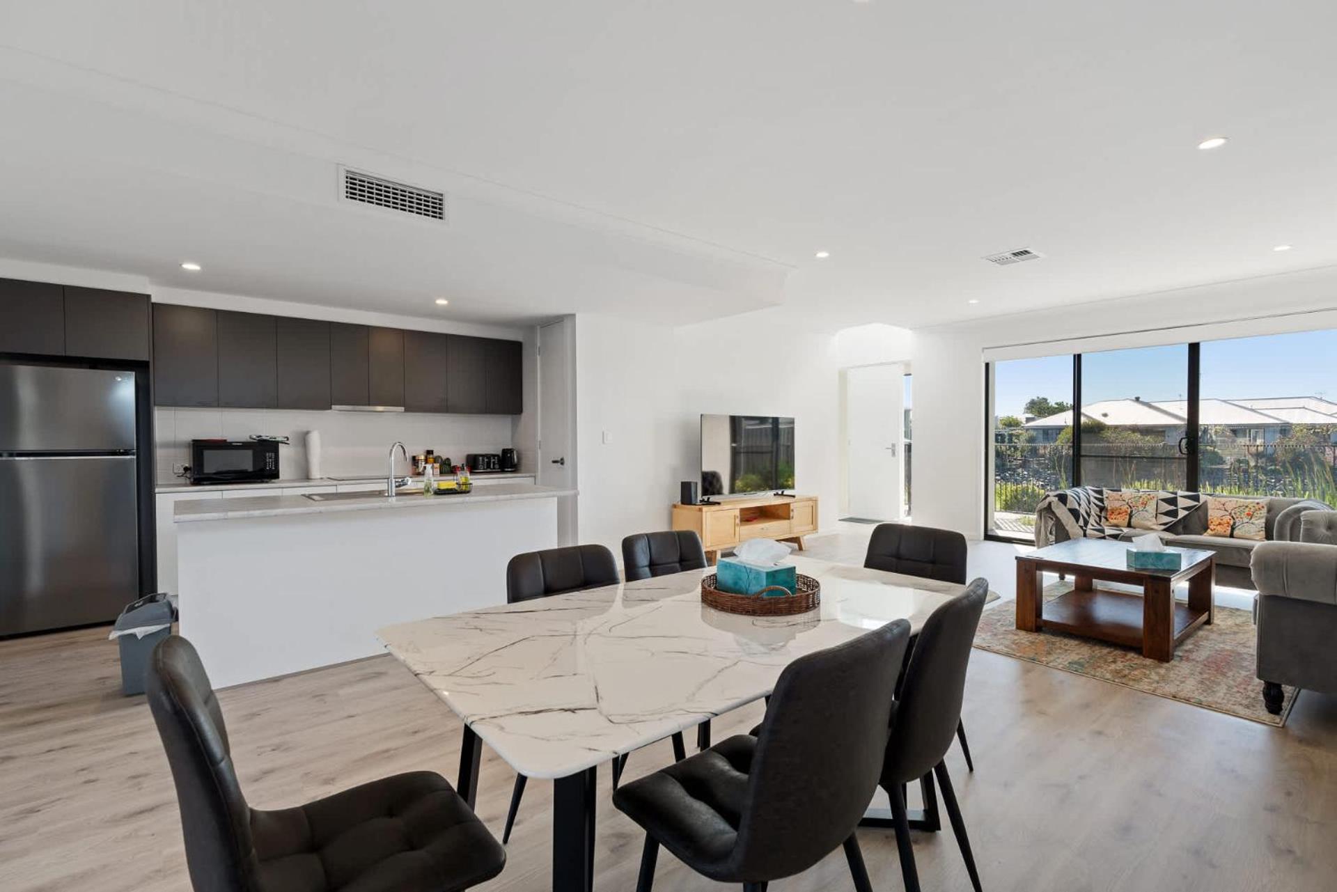 4-13 Central Dr Victor Harbor-No Linen Included