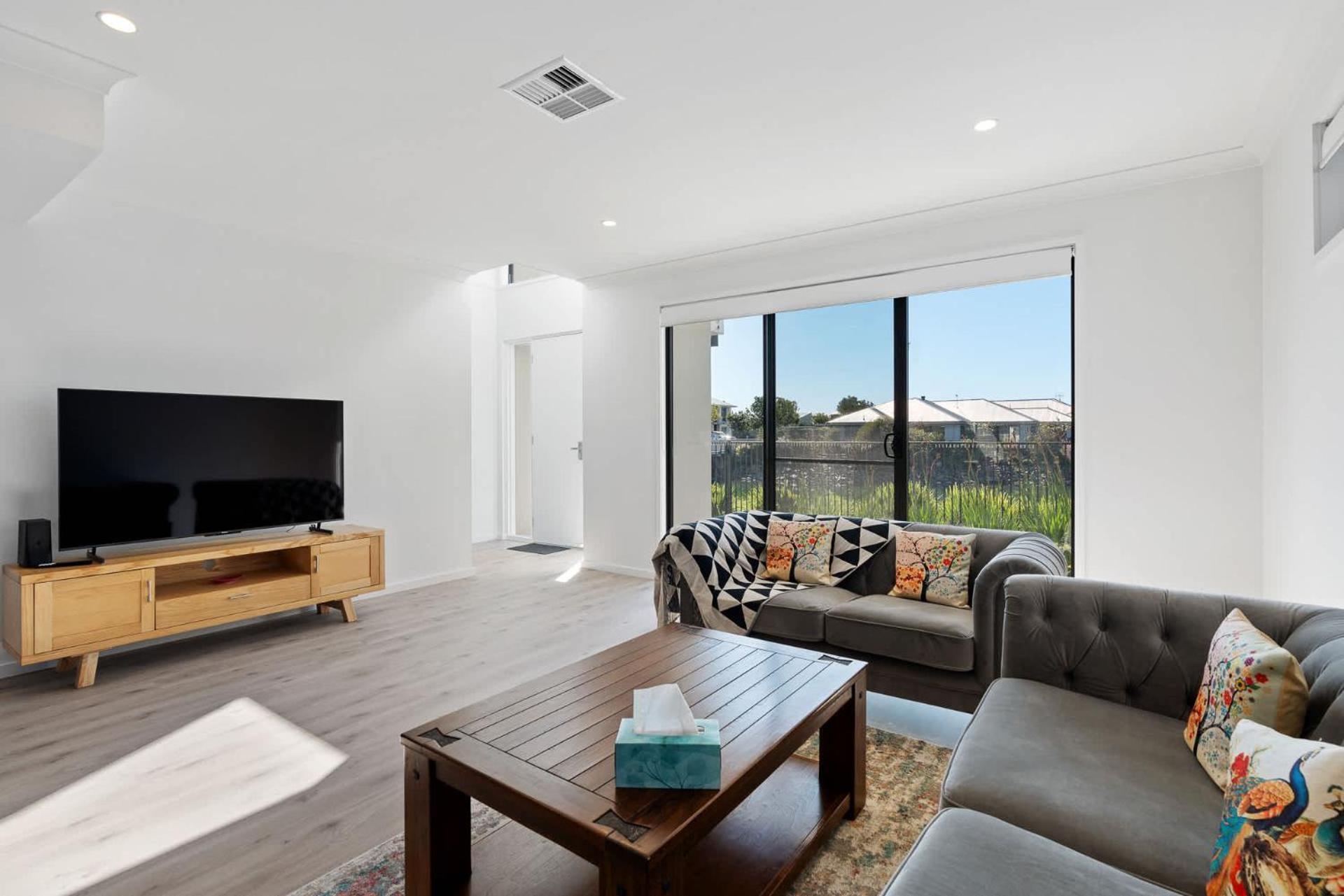 4-13 Central Dr Victor Harbor-No Linen Included