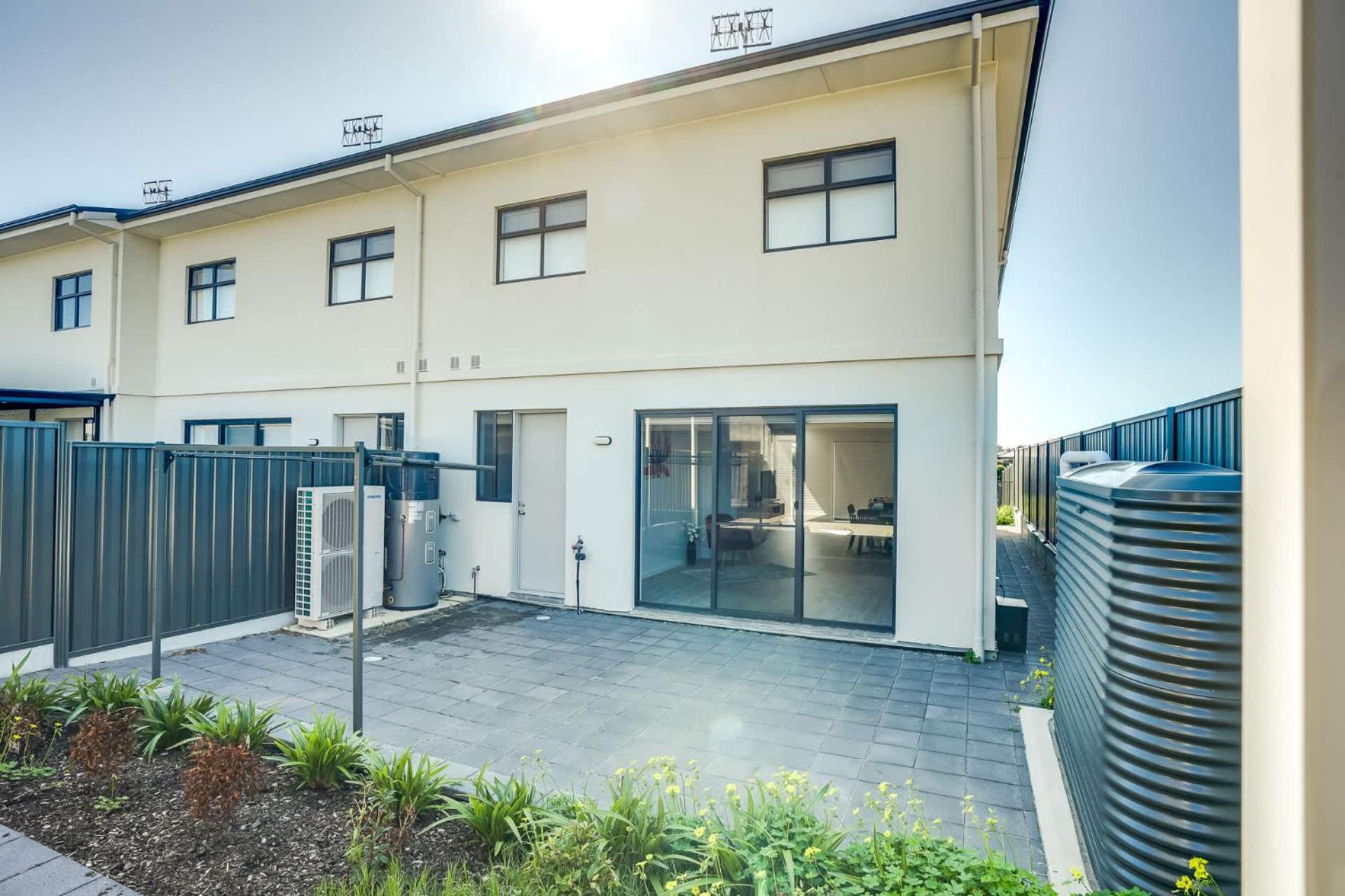4-13 Central Dr Victor Harbor-No Linen Included