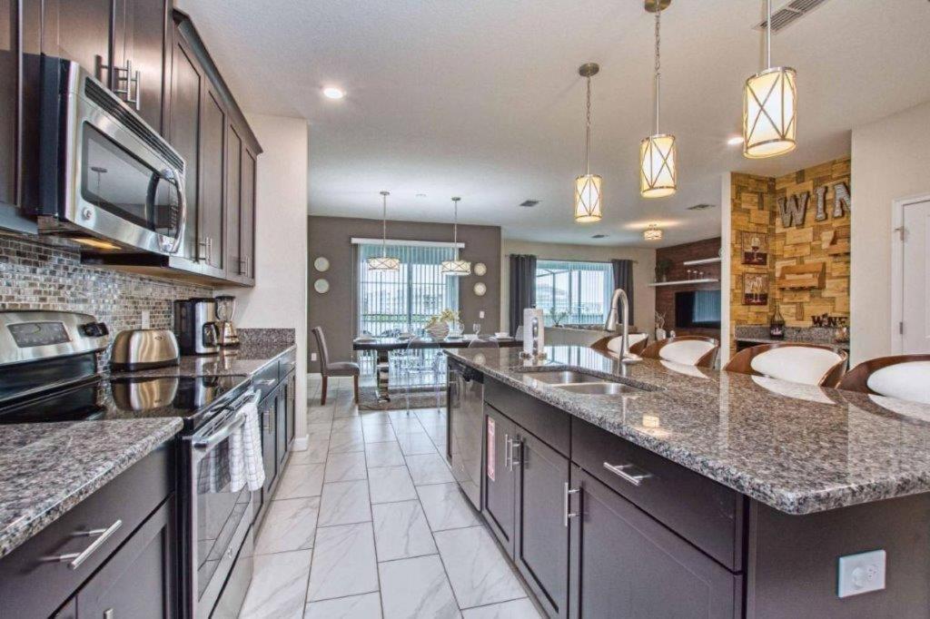 Great Location, Game Room, 2 Master Suites, Pool view 5