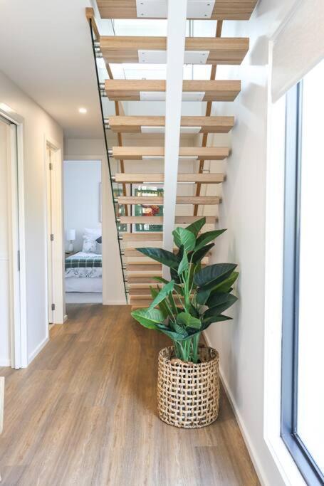 Light and bright townhouse Lake Wendouree