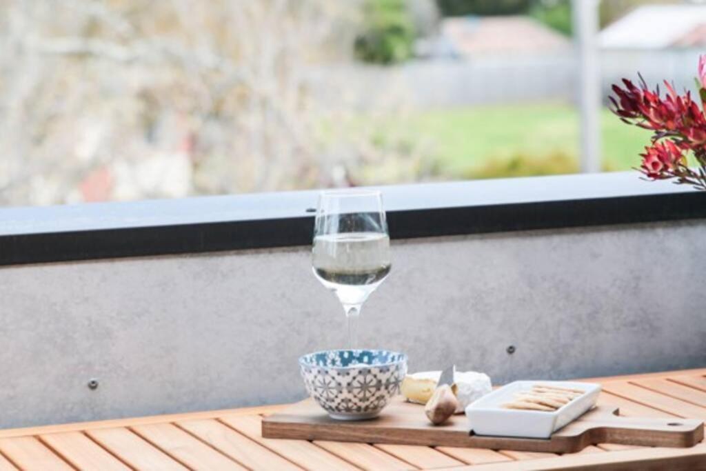 Light and bright townhouse Lake Wendouree