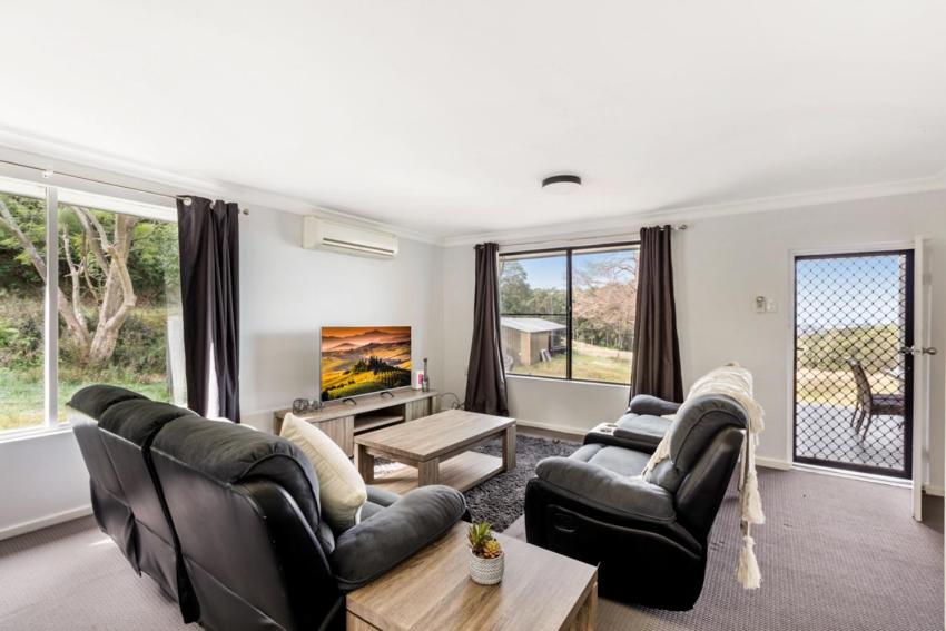 Deer Valley Farm Stay Illawarra sleeps up to 9