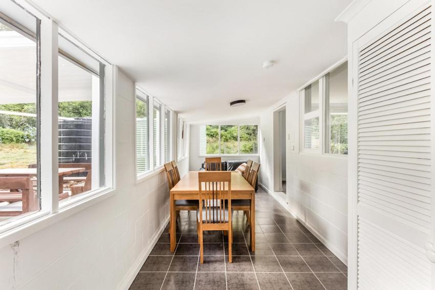 Deer Valley Farm Stay Illawarra sleeps up to 9