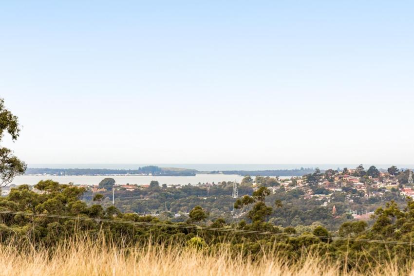 Deer Valley Farm Stay Illawarra sleeps up to 9