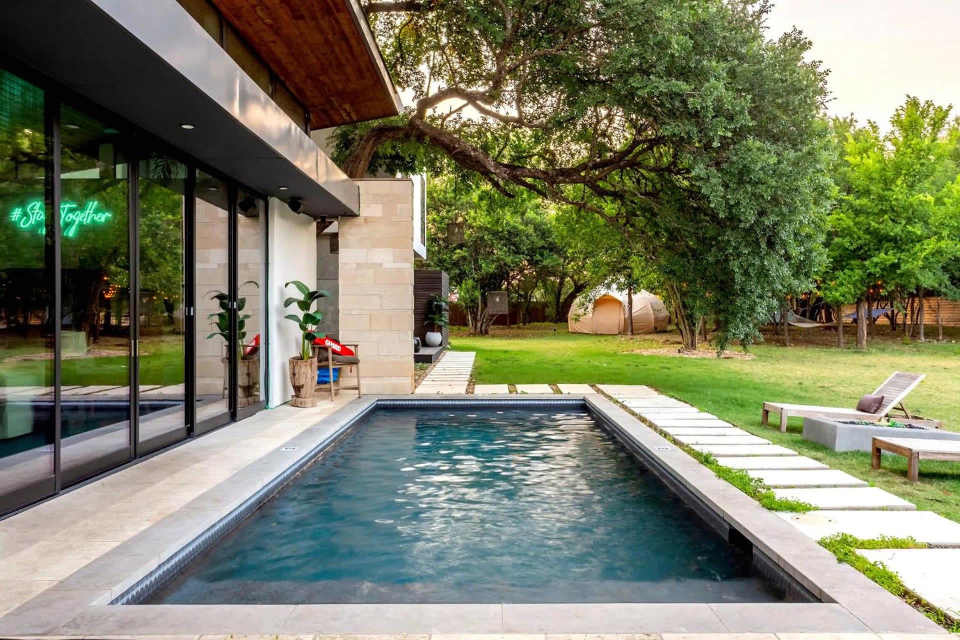Eastside Mansion with Pool - Rainey St - 7 min drive view 3