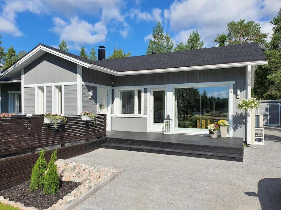 Villa Korento - Private Stay With Sauna & Lappish-style Grill Hut view 2