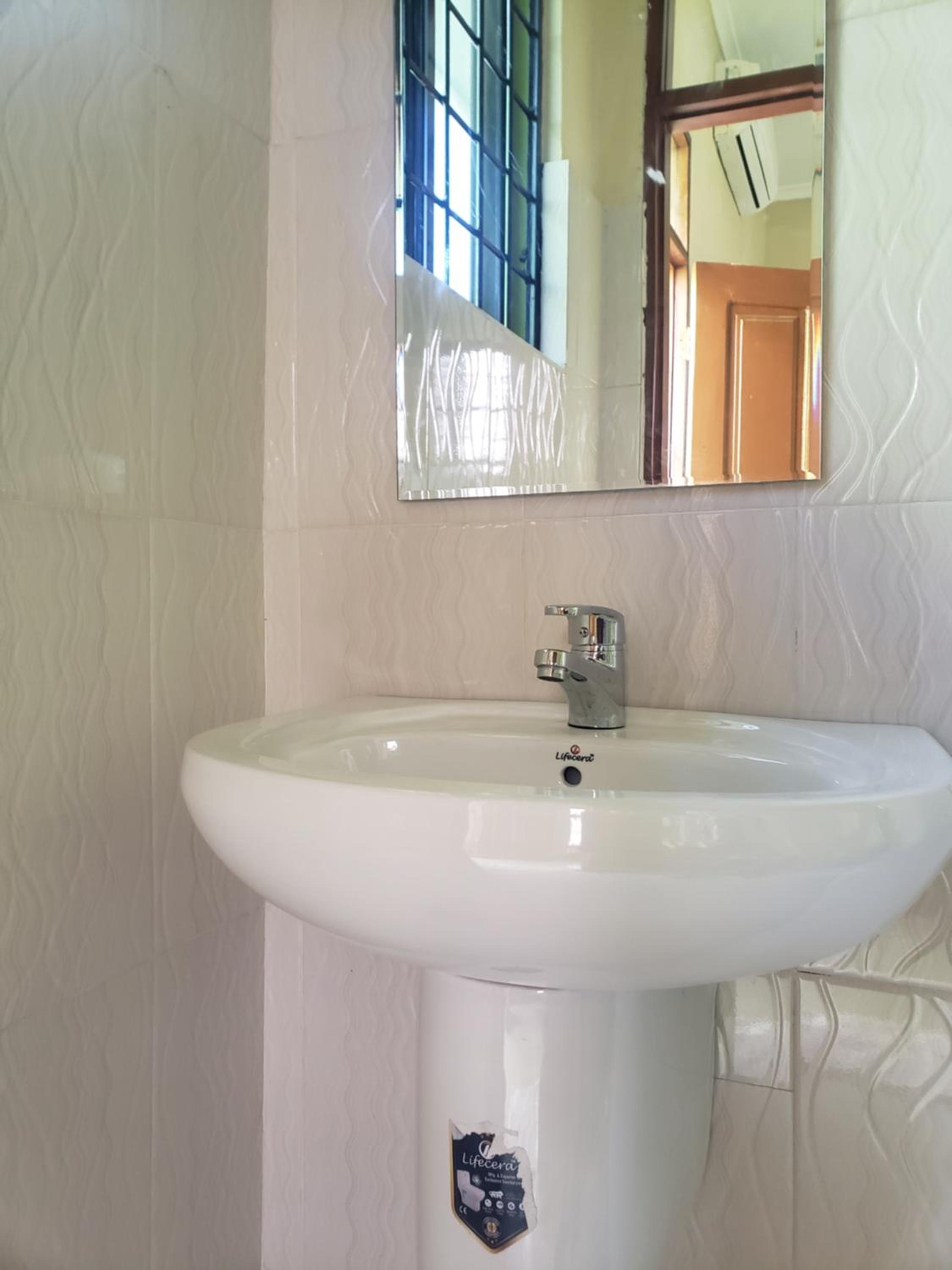 L&j modern backpackers BnB