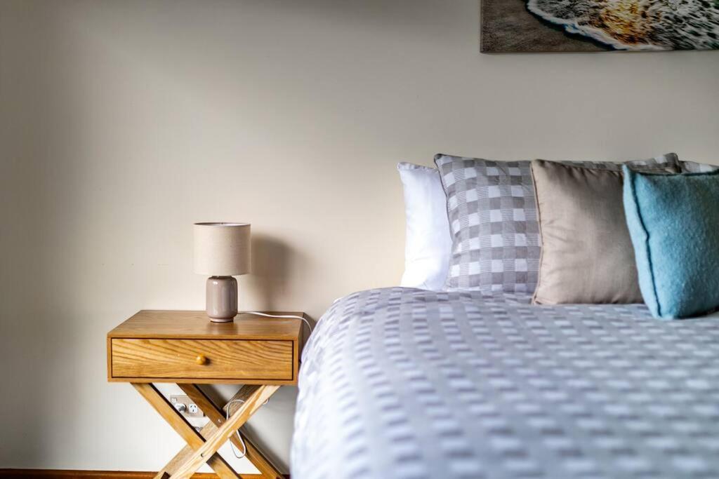 BEST location! Sleep 7 Pet Friendly Spacious