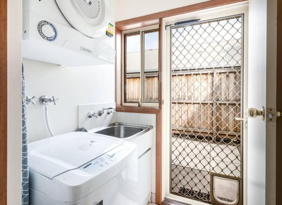 BEST location! Sleep 7 Pet Friendly Spacious