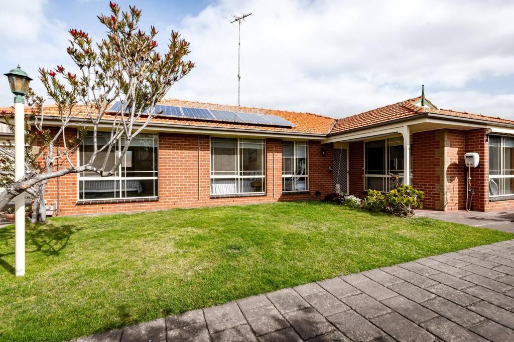 BEST location! Sleep 7 Pet Friendly Spacious