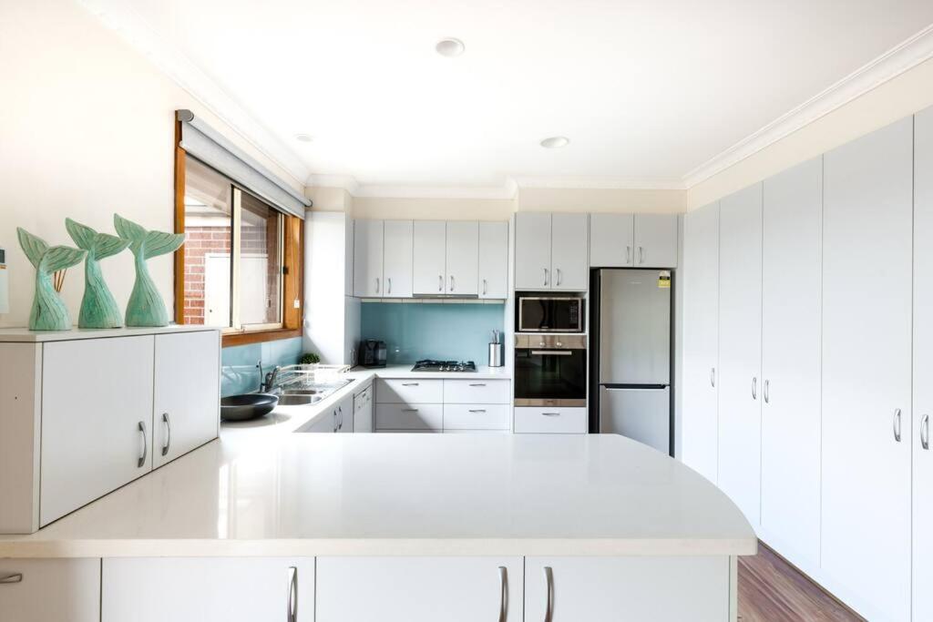 BEST location! Sleep 7 Pet Friendly Spacious