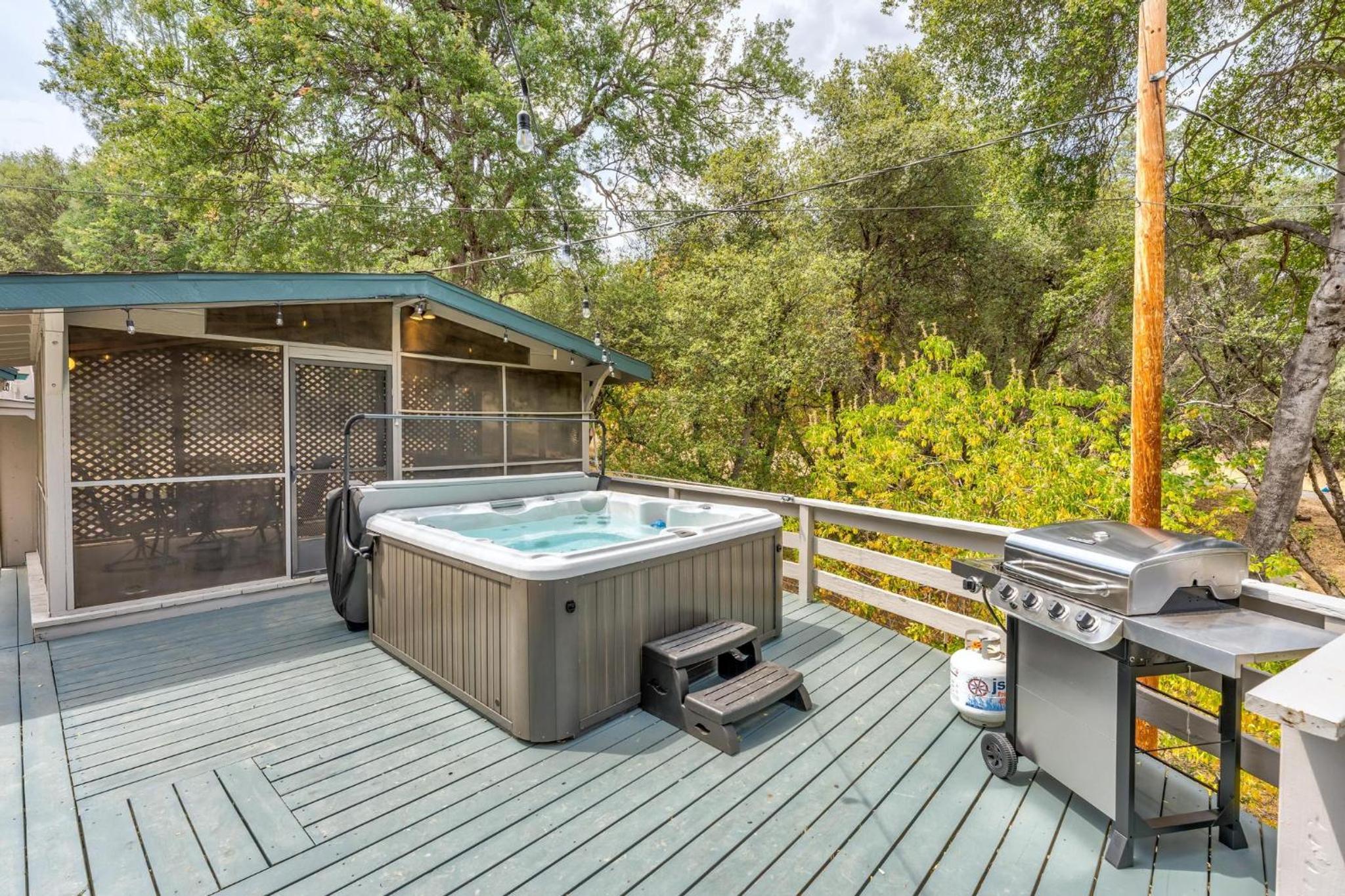 Hodges Hill Hideout w/ pool, spa, BBQ - Dog Friendly view 3