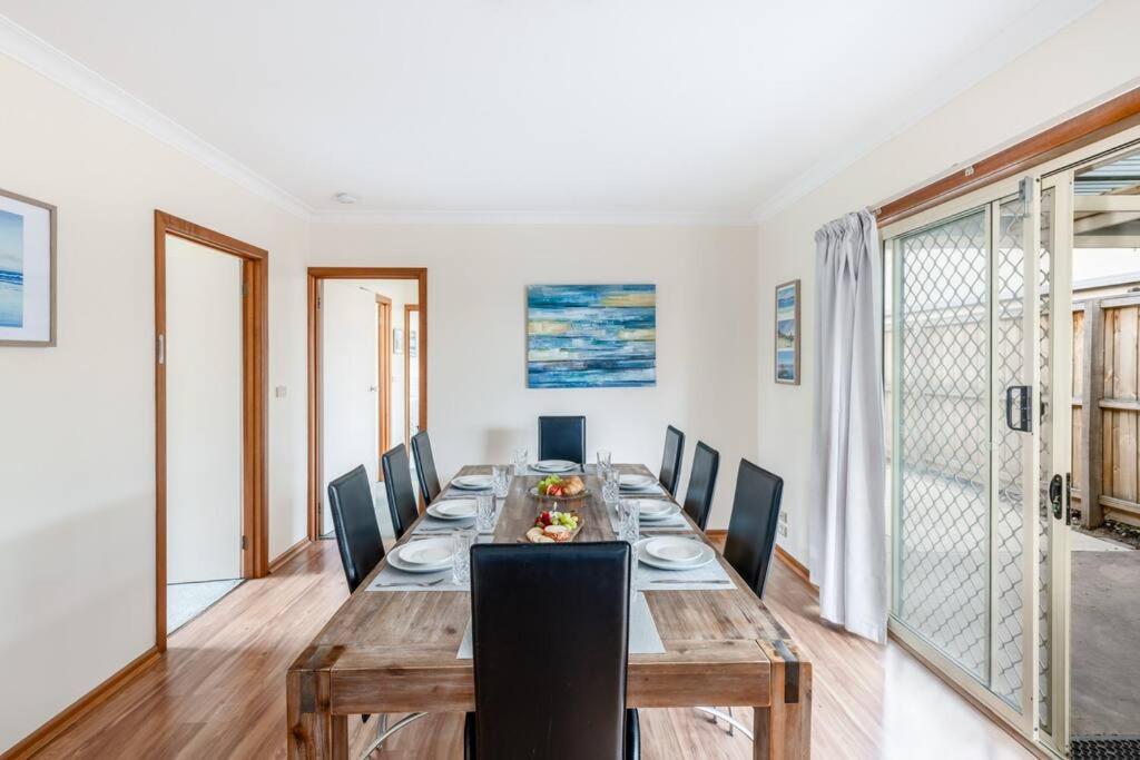 BEST location! Sleep 7 Pet Friendly Spacious