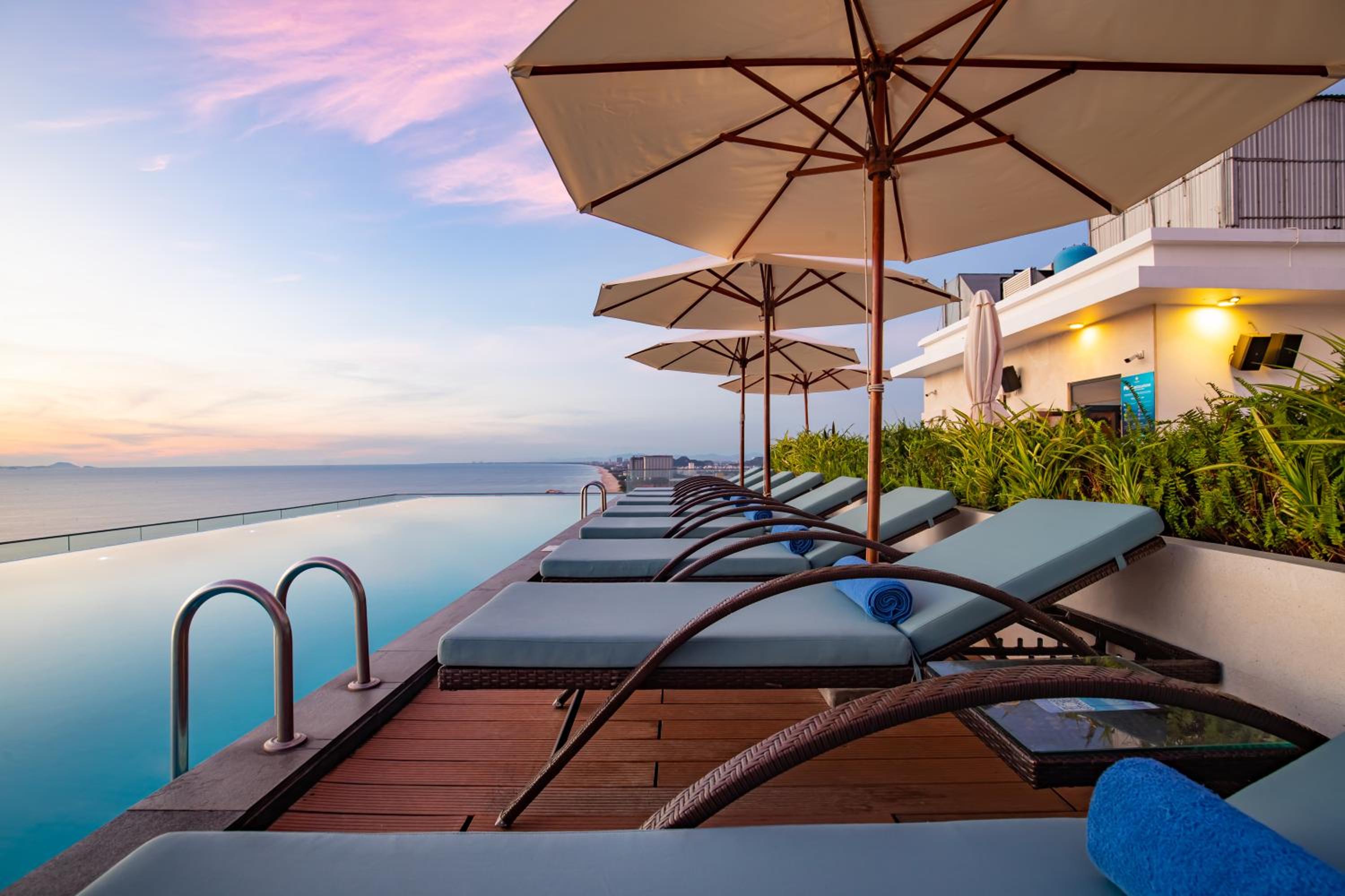 TMS Hotel Da Nang Beach 54