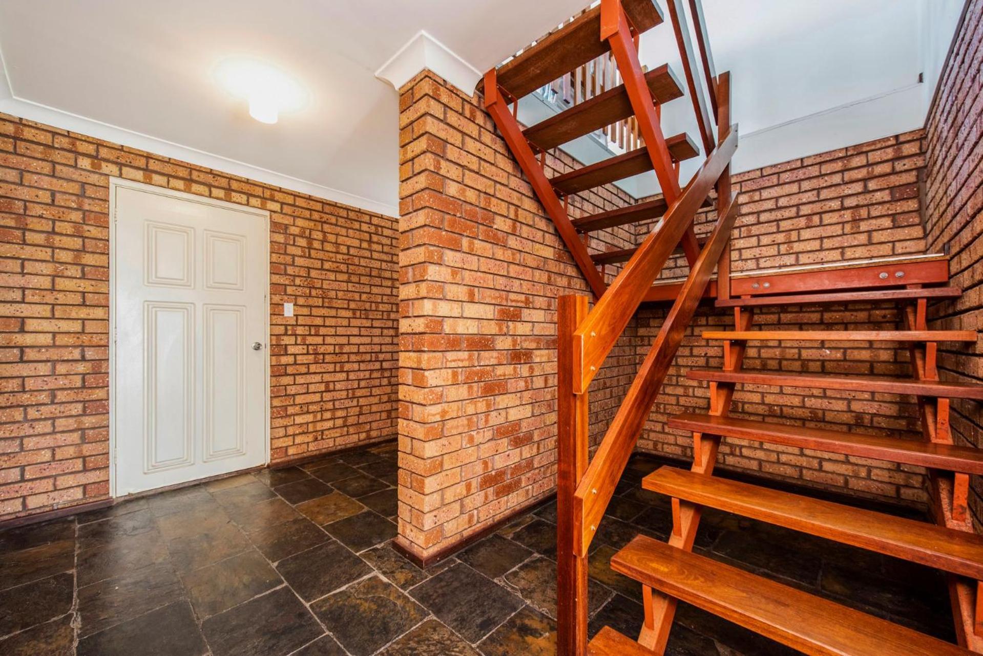 Ninettas Views - Great coastal location