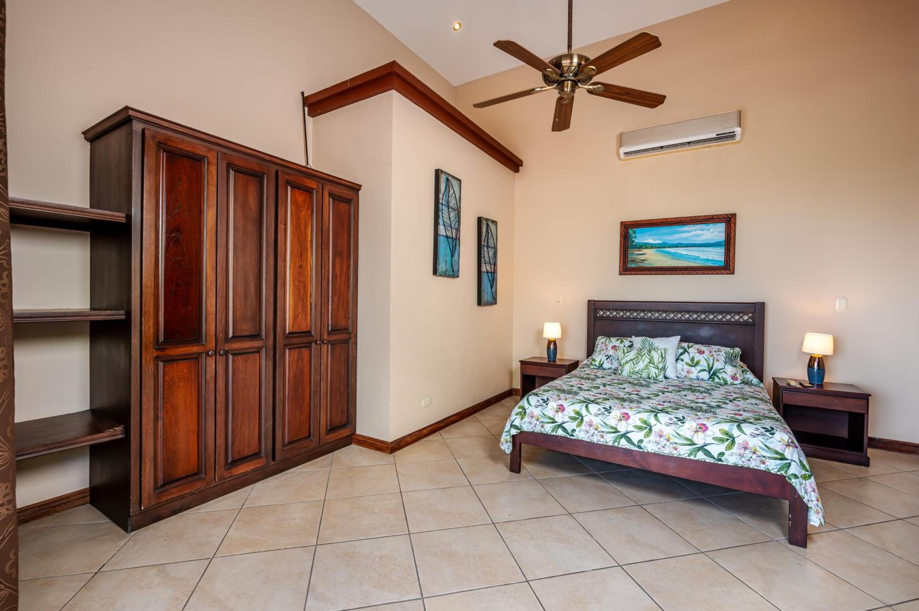 Casa Lasky 4br Villa W Pool & View