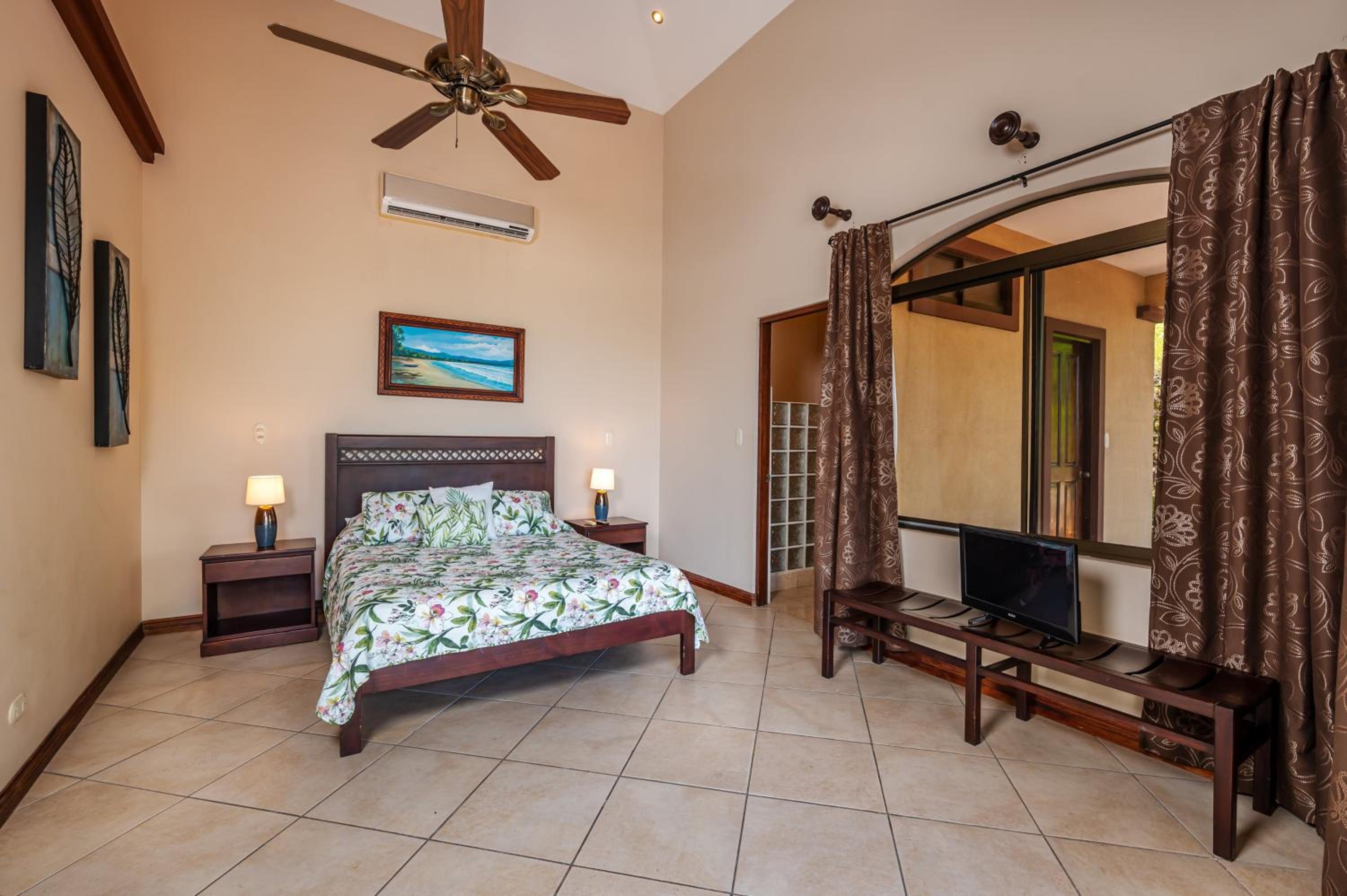 Casa Lasky 4br Villa W Pool & View