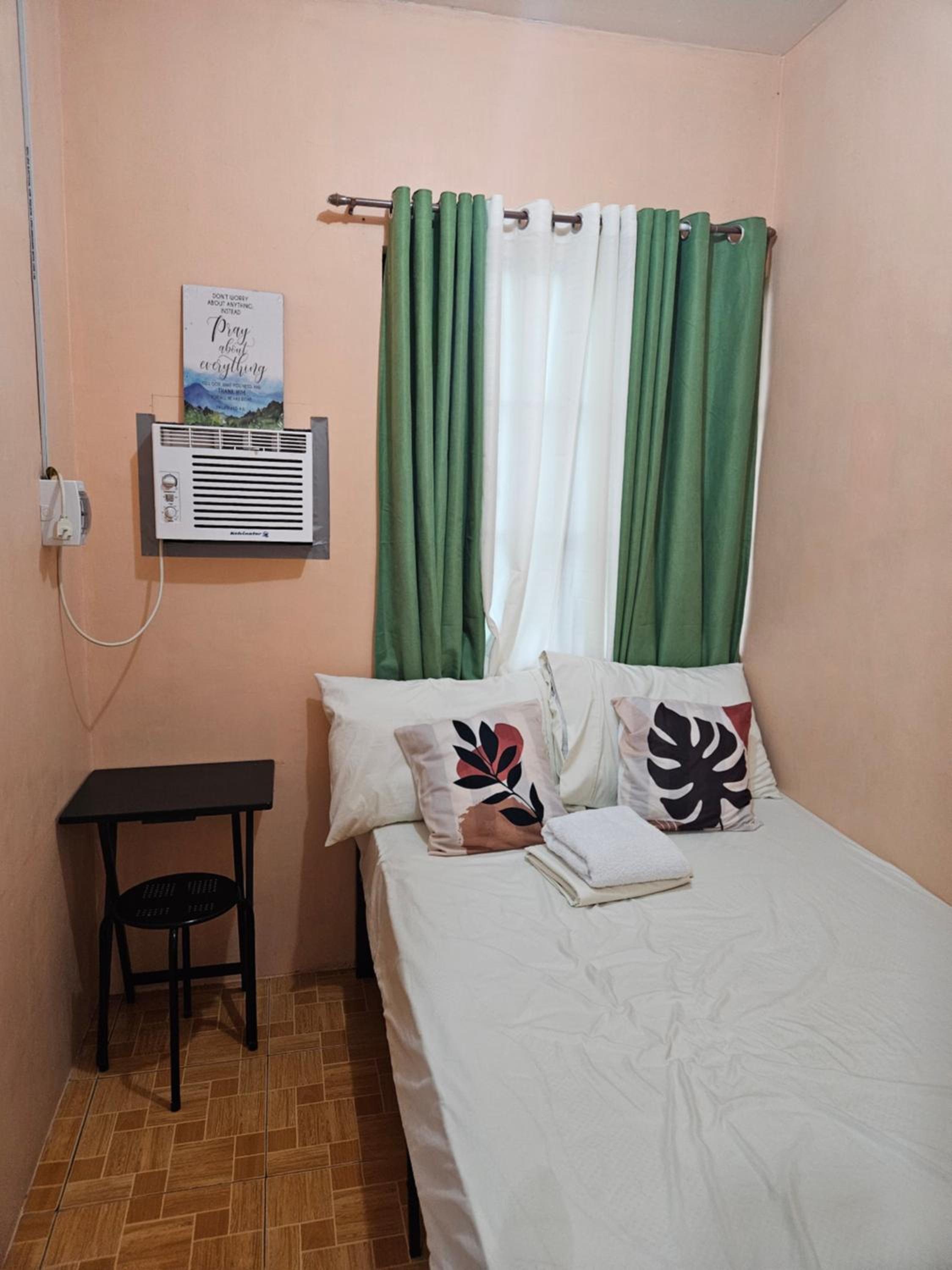 Mel's Place Batangas Unit 1 Two-BR House Balagtas Batangas City Free Parking, WIFI view 4