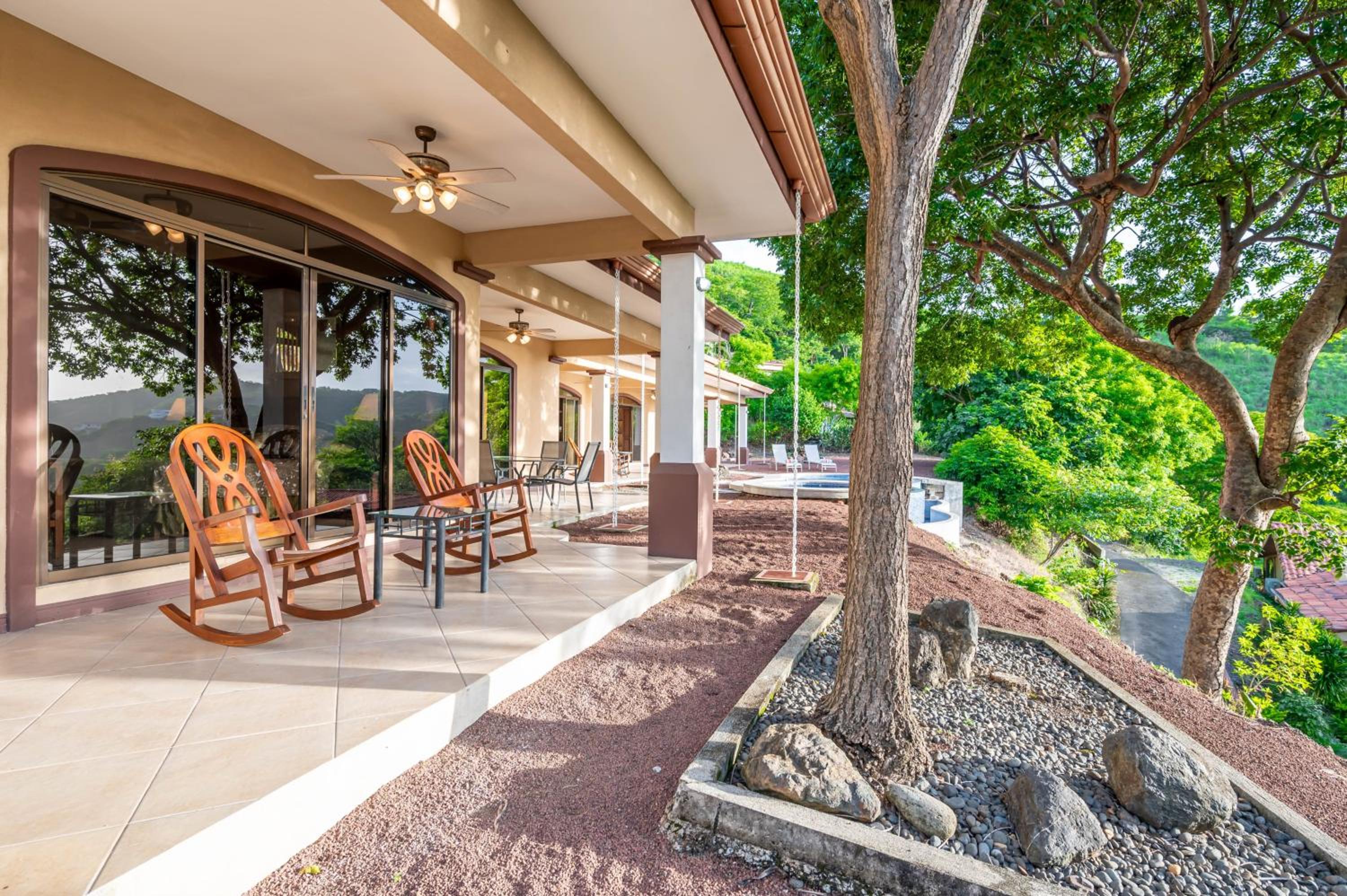 Casa Lasky 4br Villa W Pool & View