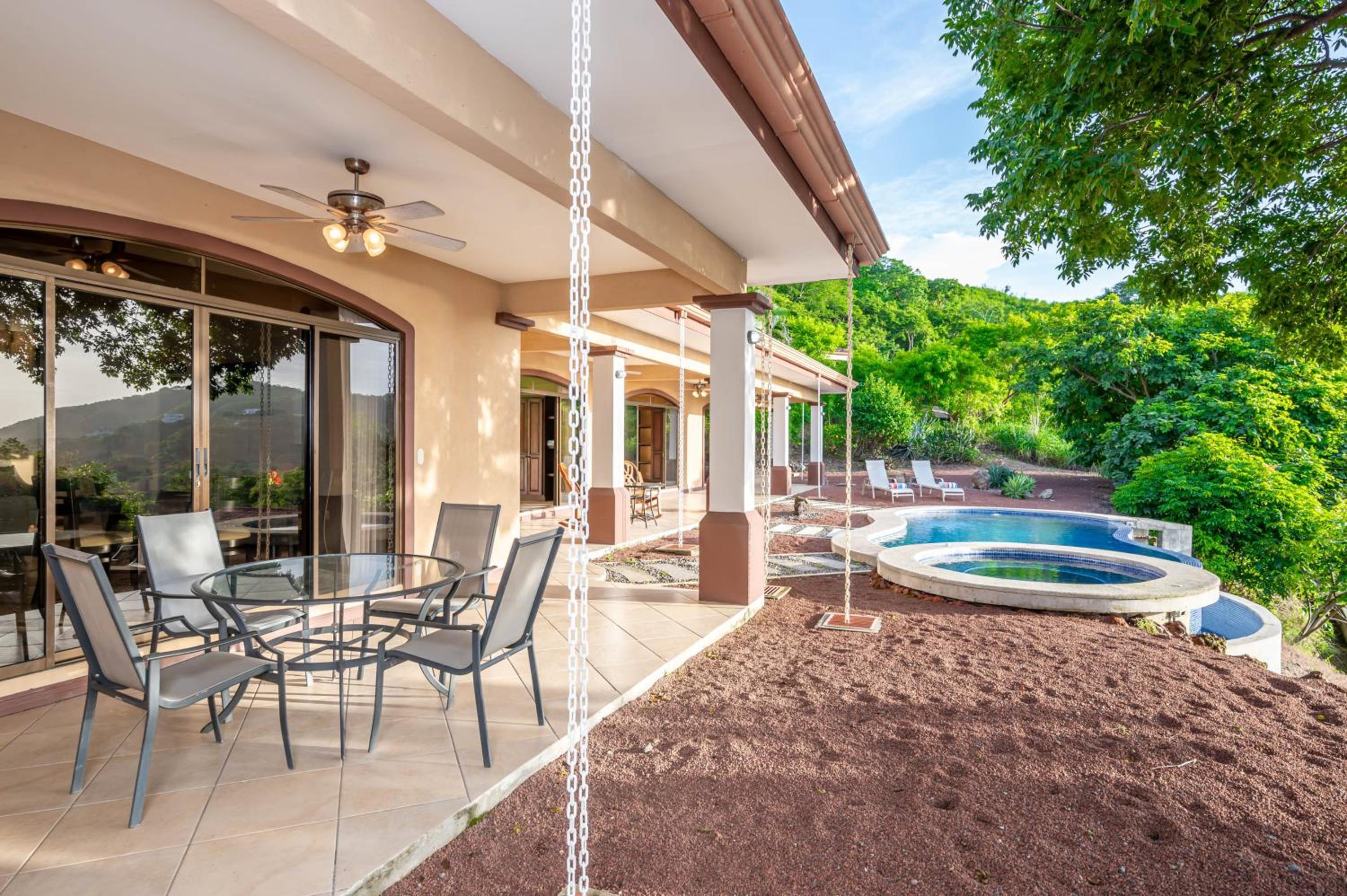 Casa Lasky 4br Villa W Pool & View