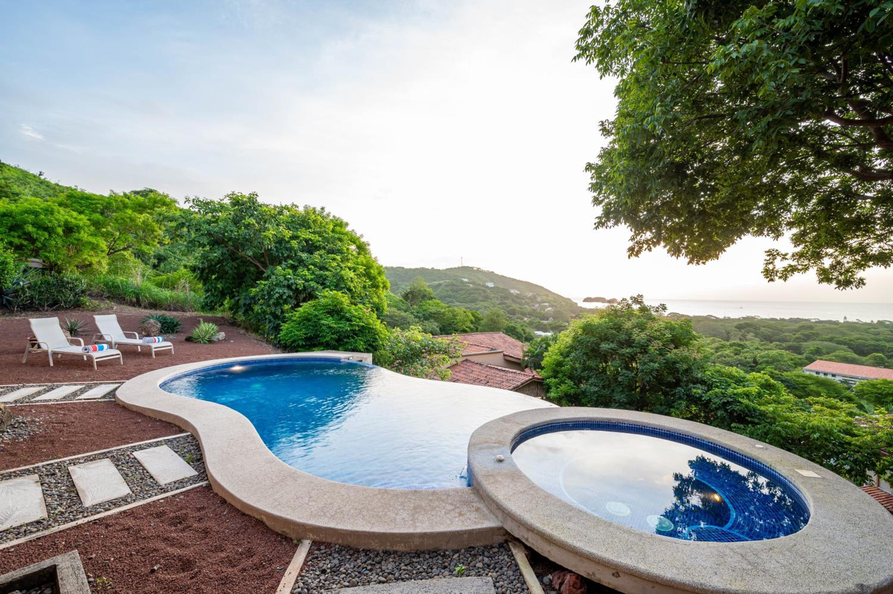 Casa Lasky 4br Villa W Pool & View