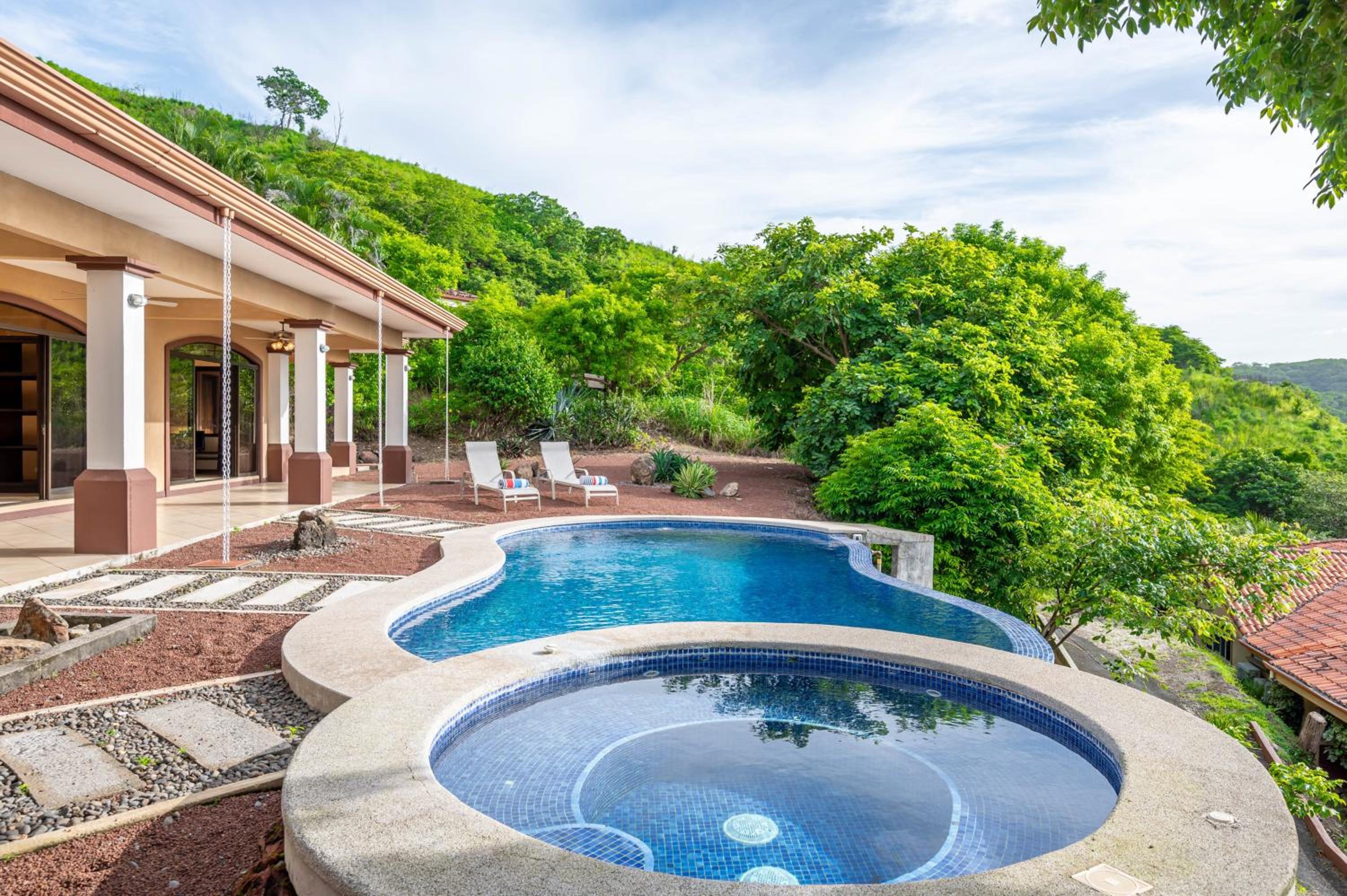 Casa Lasky 4br Villa W Pool & View