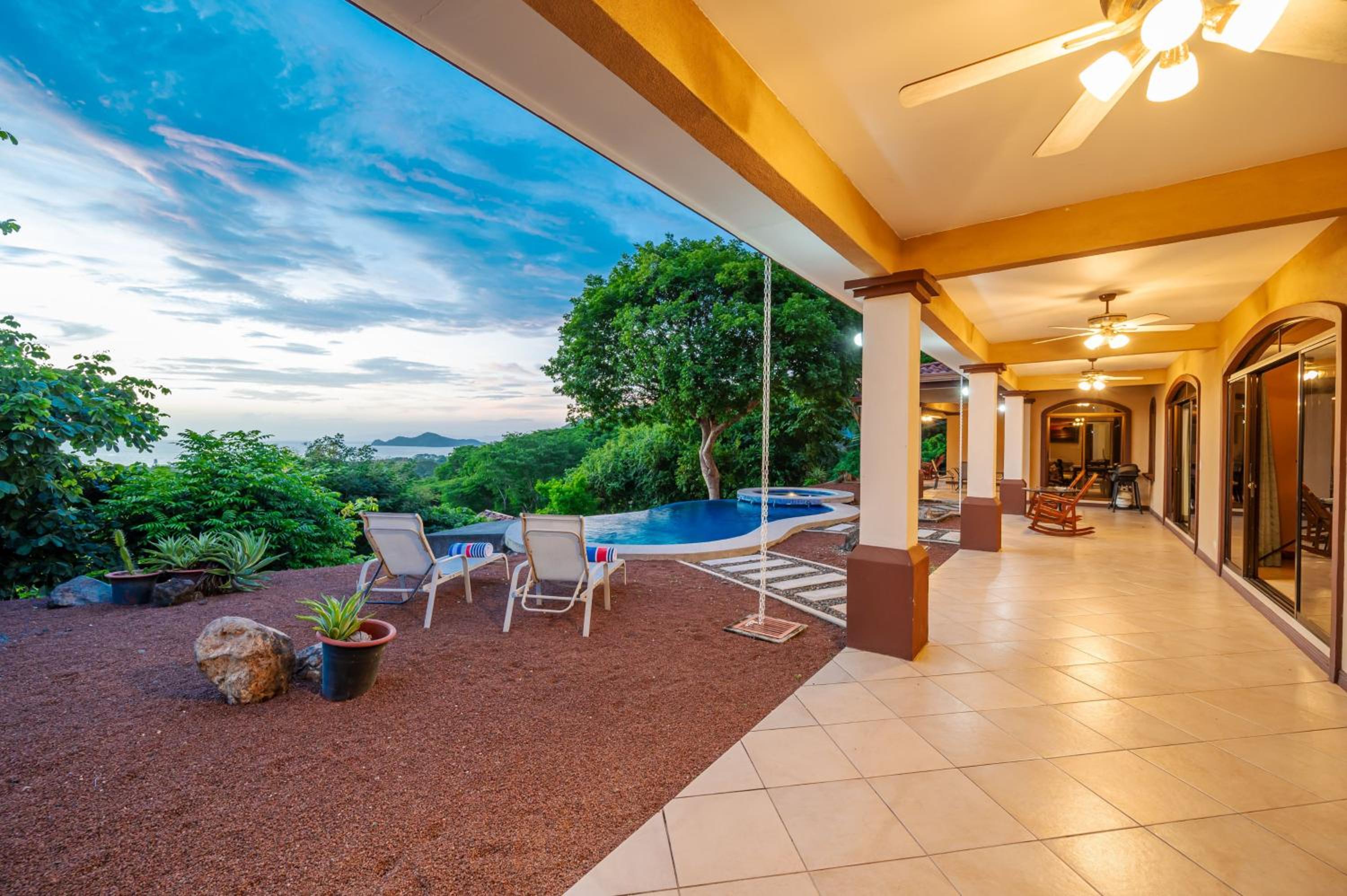 Casa Lasky 4br Villa W Pool & View