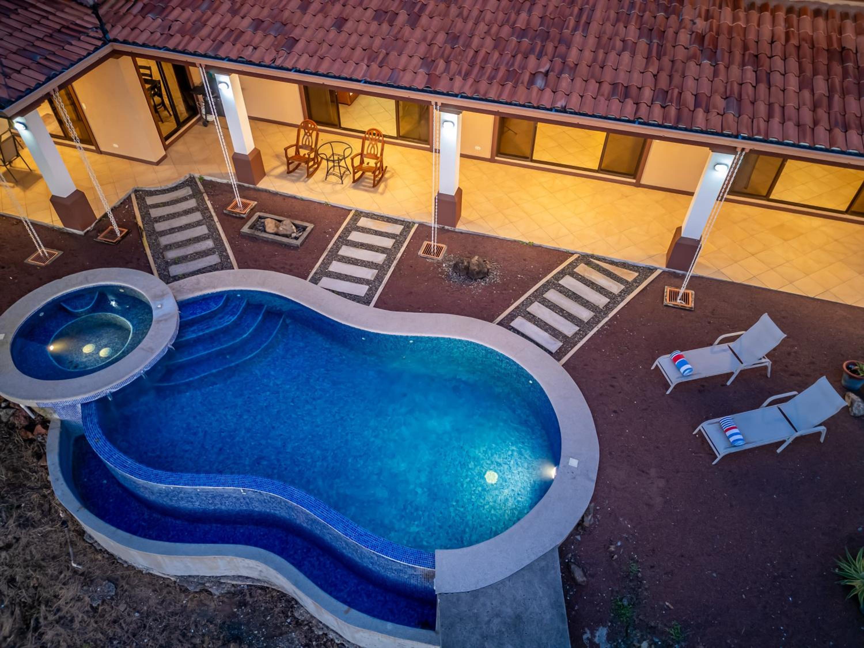 Casa Lasky 4br Villa W Pool & View
