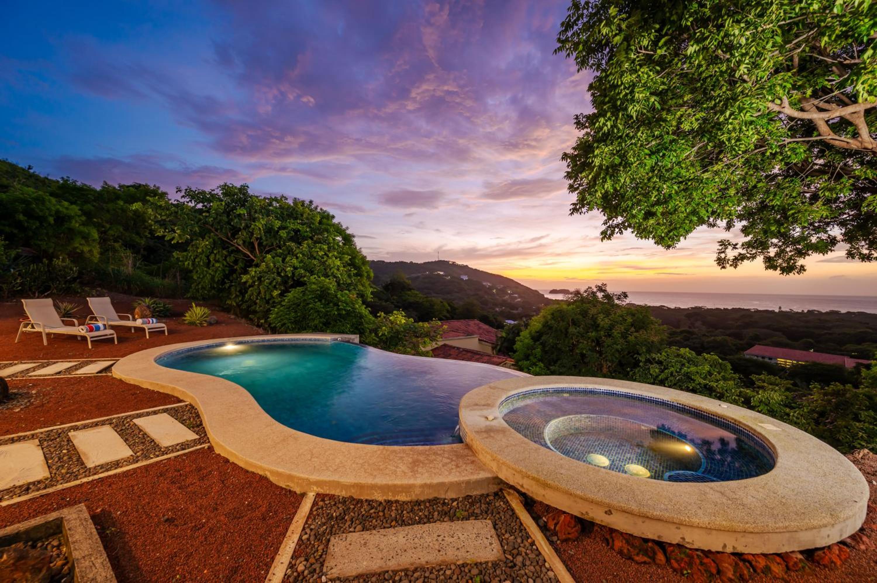 Casa Lasky 4br Villa W Pool & View