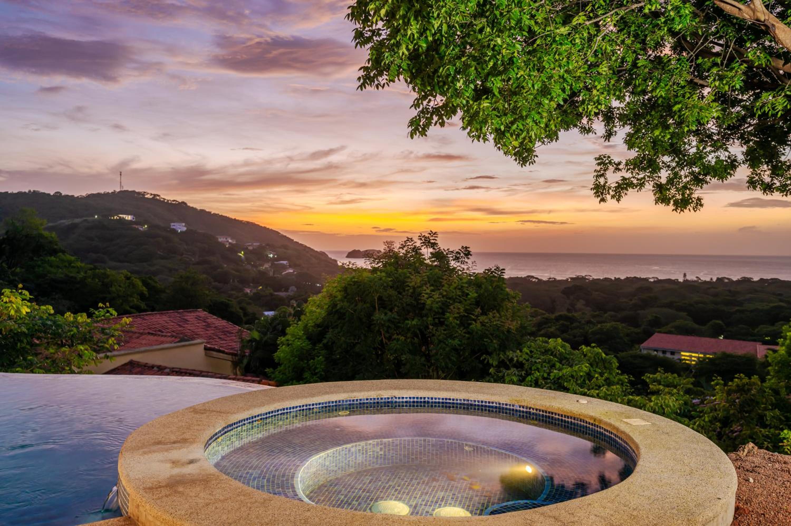 Casa Lasky 4br Villa W Pool & View