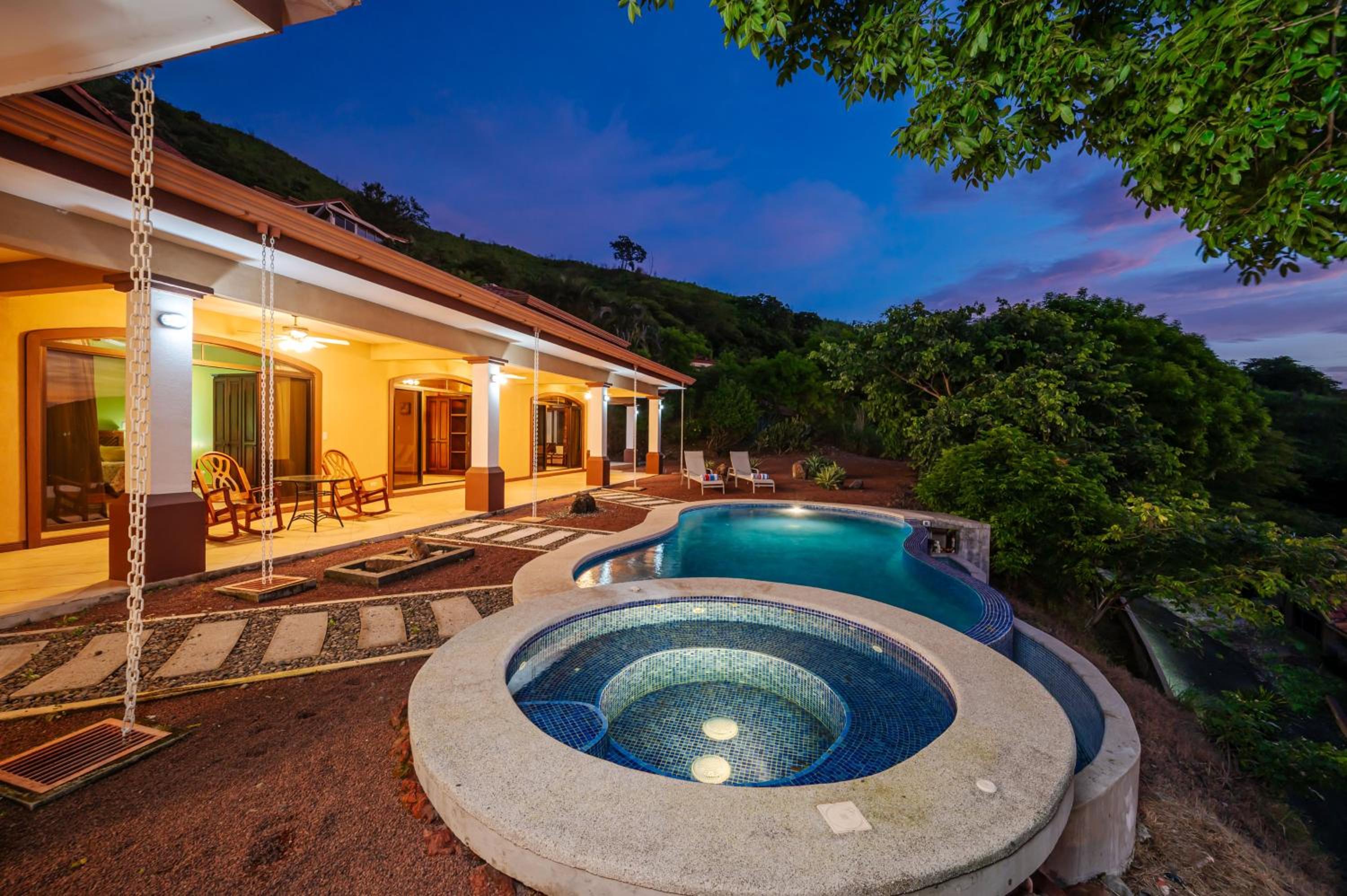 Casa Lasky 4br Villa W Pool & View