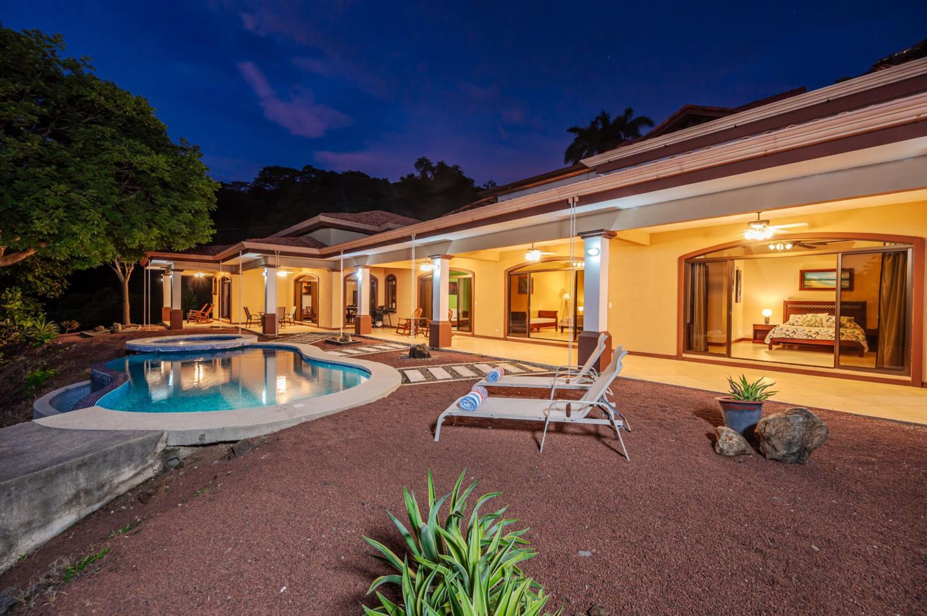 Casa Lasky 4br Villa W Pool & View