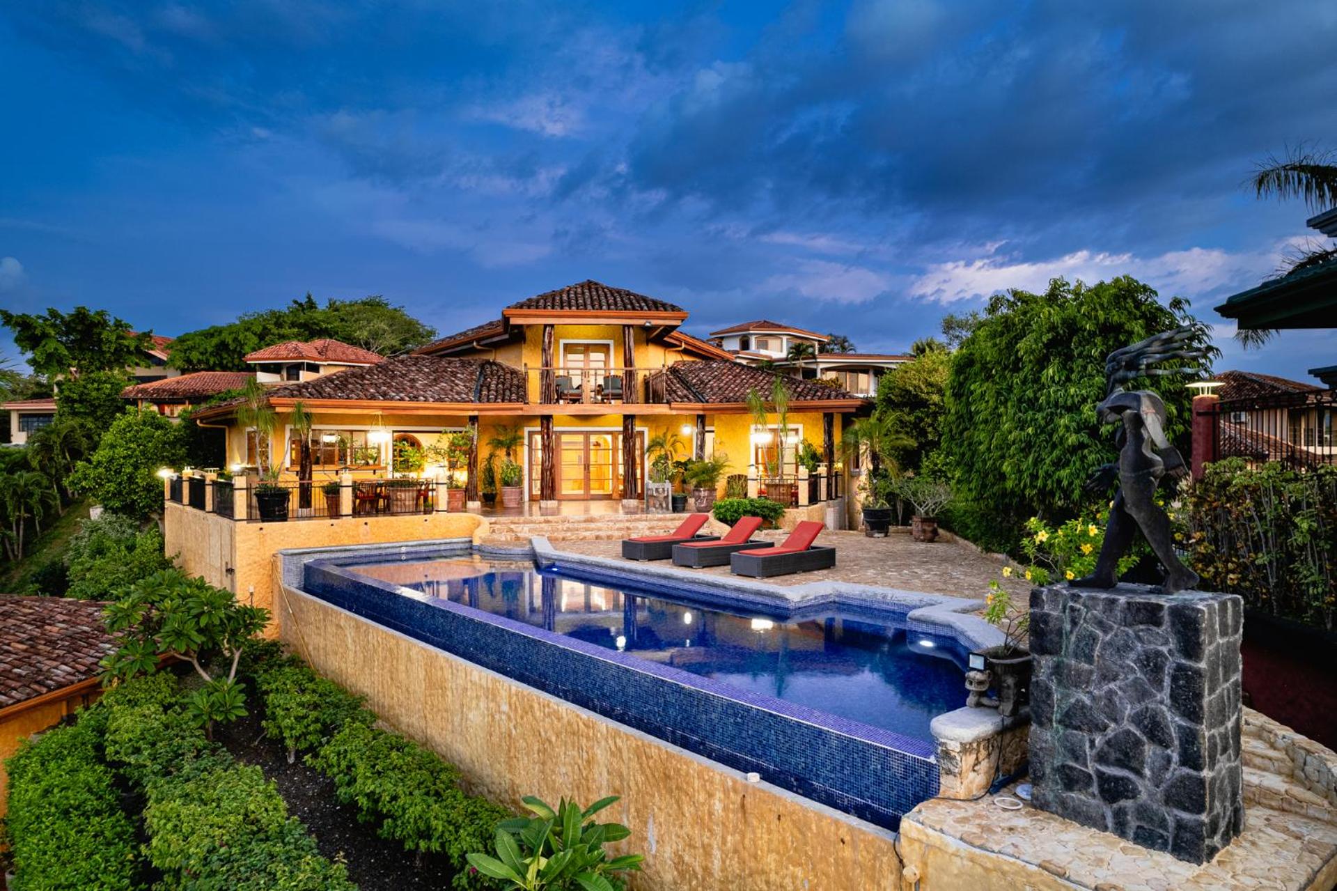 Casa Amarilla 4br Bay-view Villa - 8 Guests