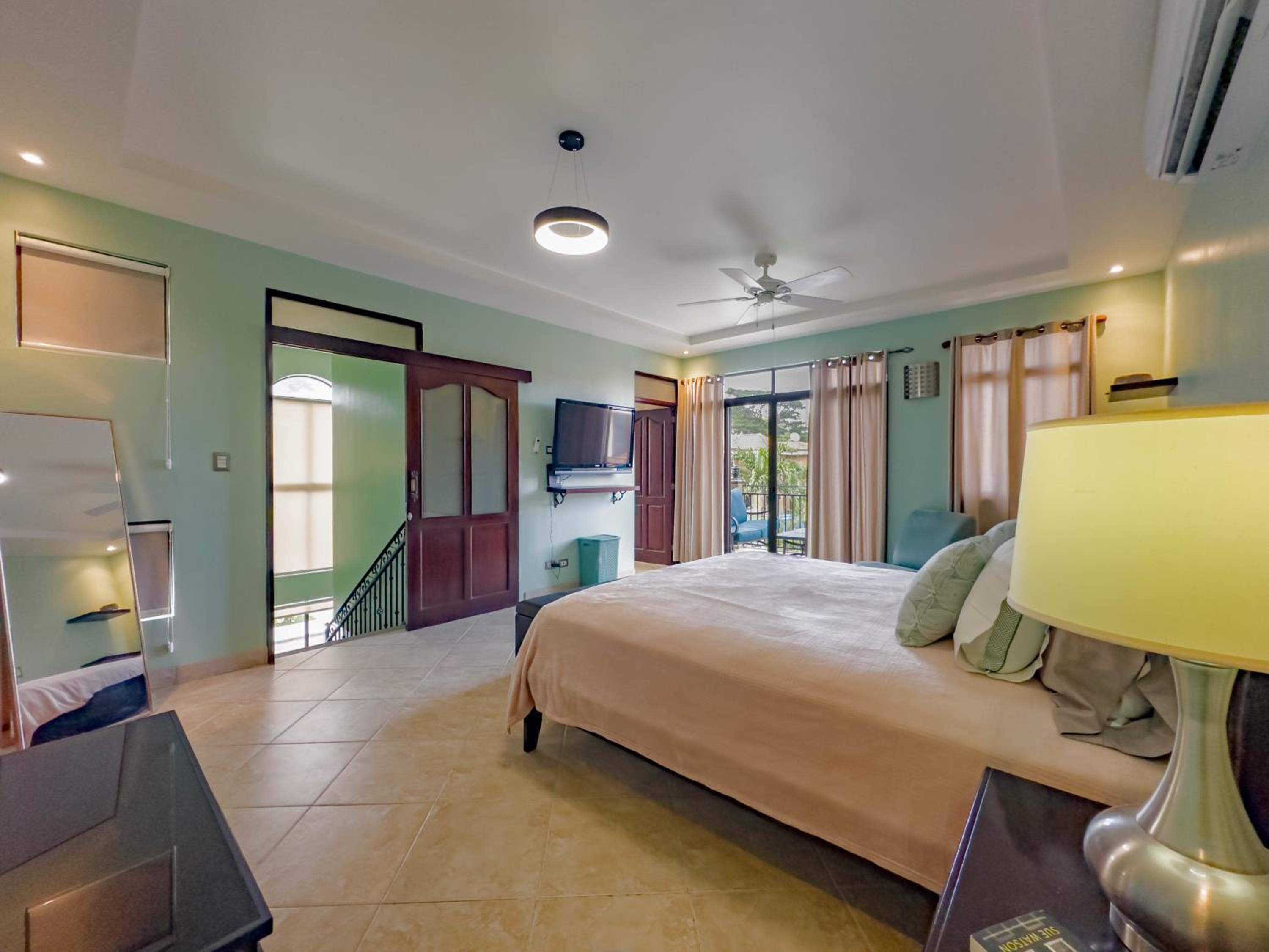 One Particular Harbor 2br Townhouse 4 Guests